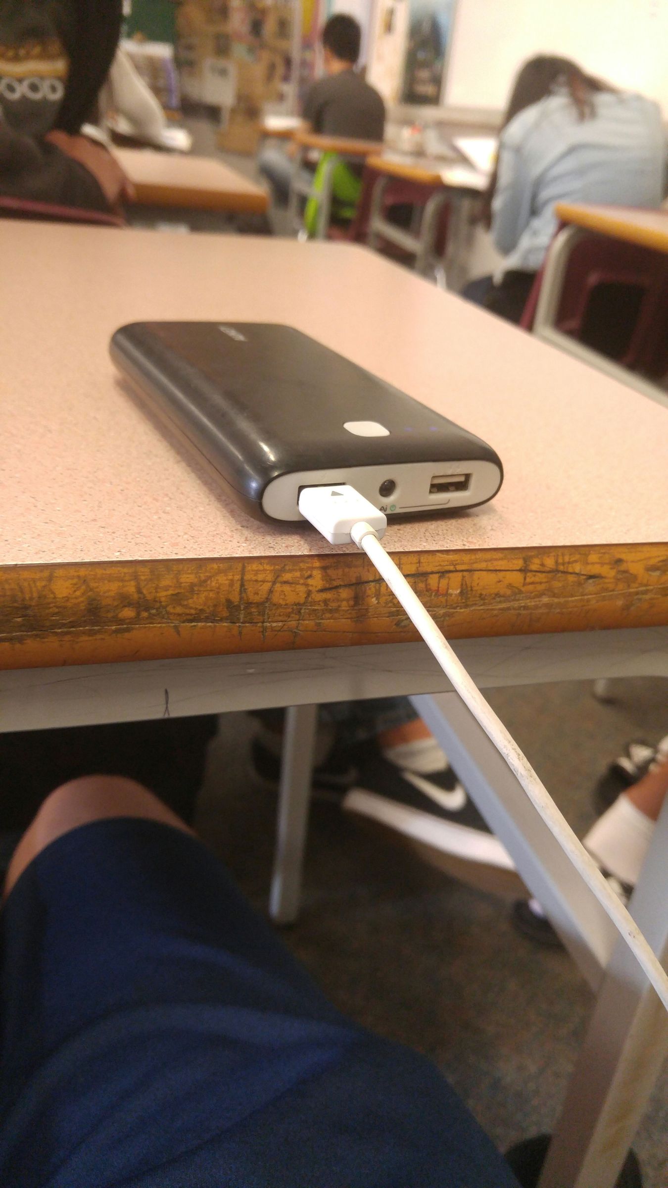 How to Charge Your Phone From a Battery Bank 4 Steps Instructables