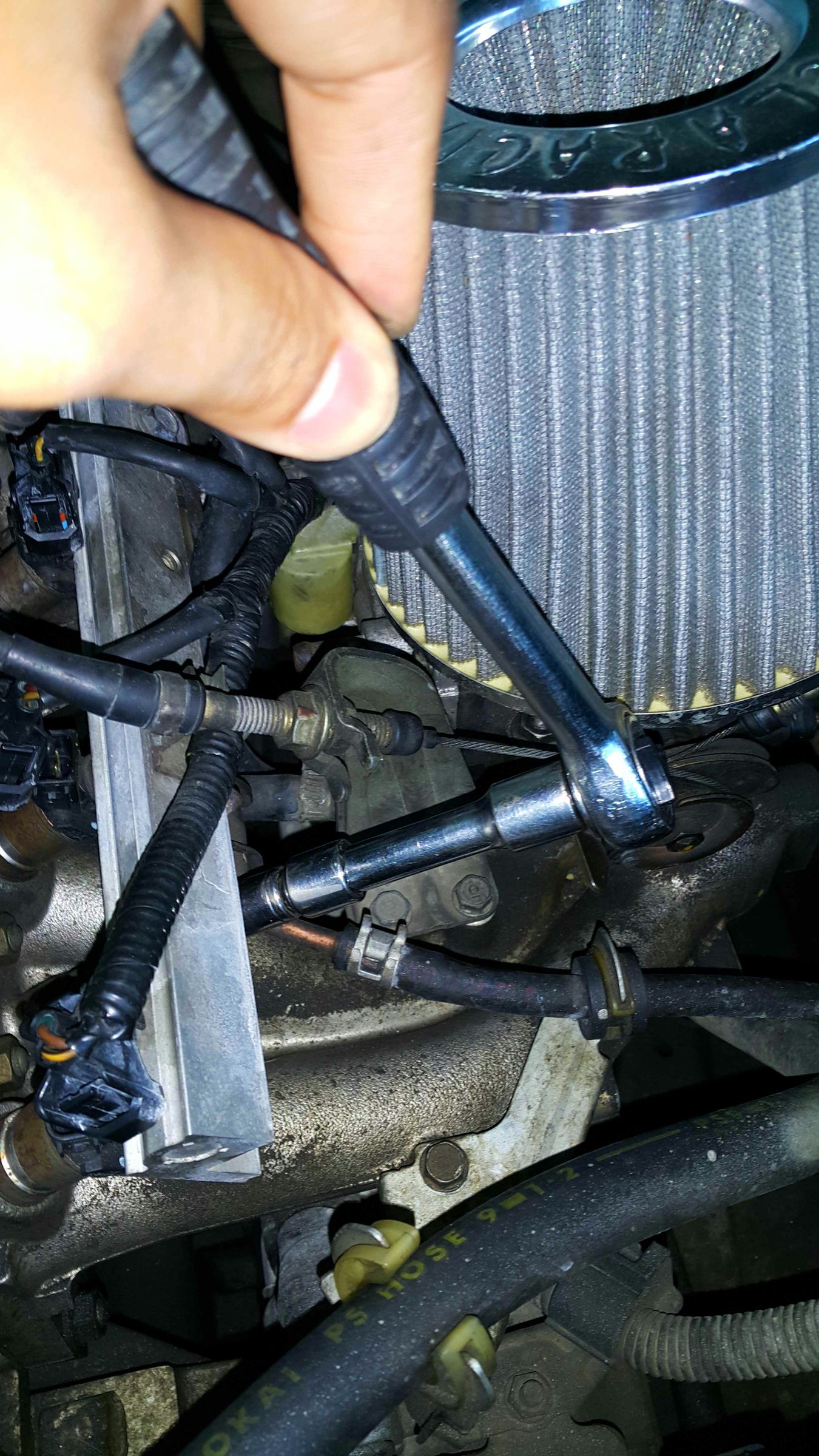 Replacing Fuel Injectors (Honda Civic 1999 D15B) 6 Steps (with