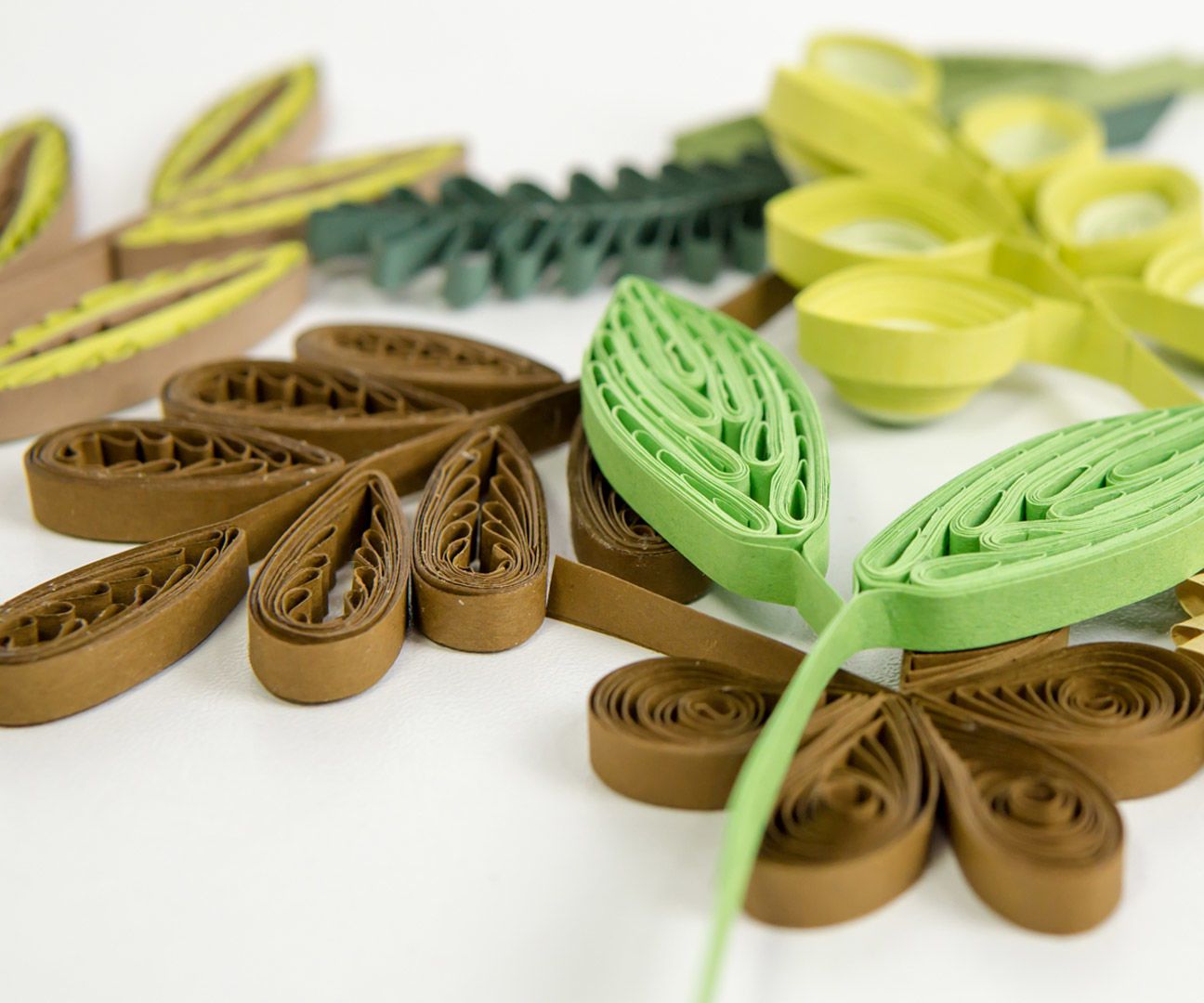 10 Paper Quilling Leaves