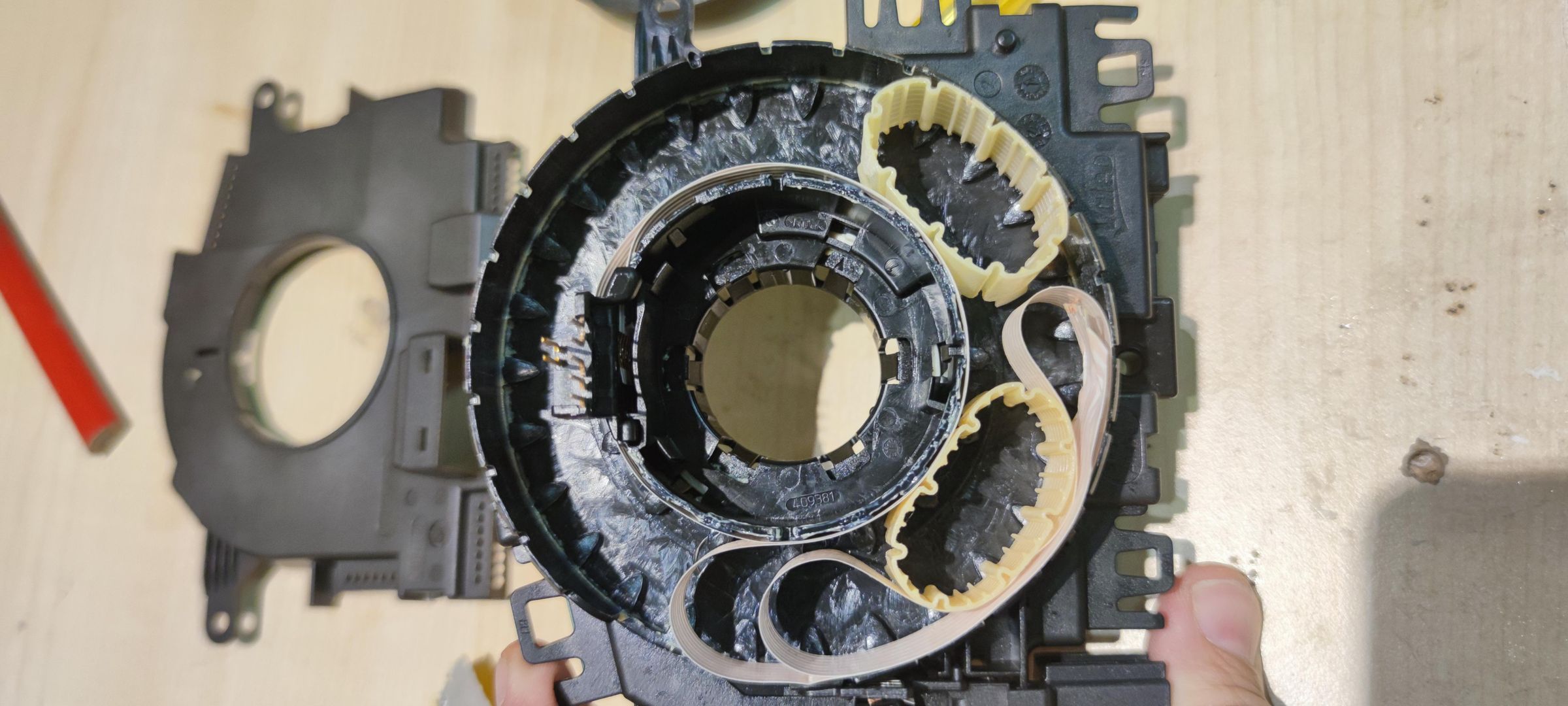 Fixing a Clockspring of a VW Tiguan 2 10 Steps (with Pictures