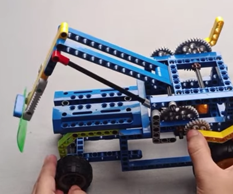 The Mechanics of Excavators: Understanding Gears and Load Movement