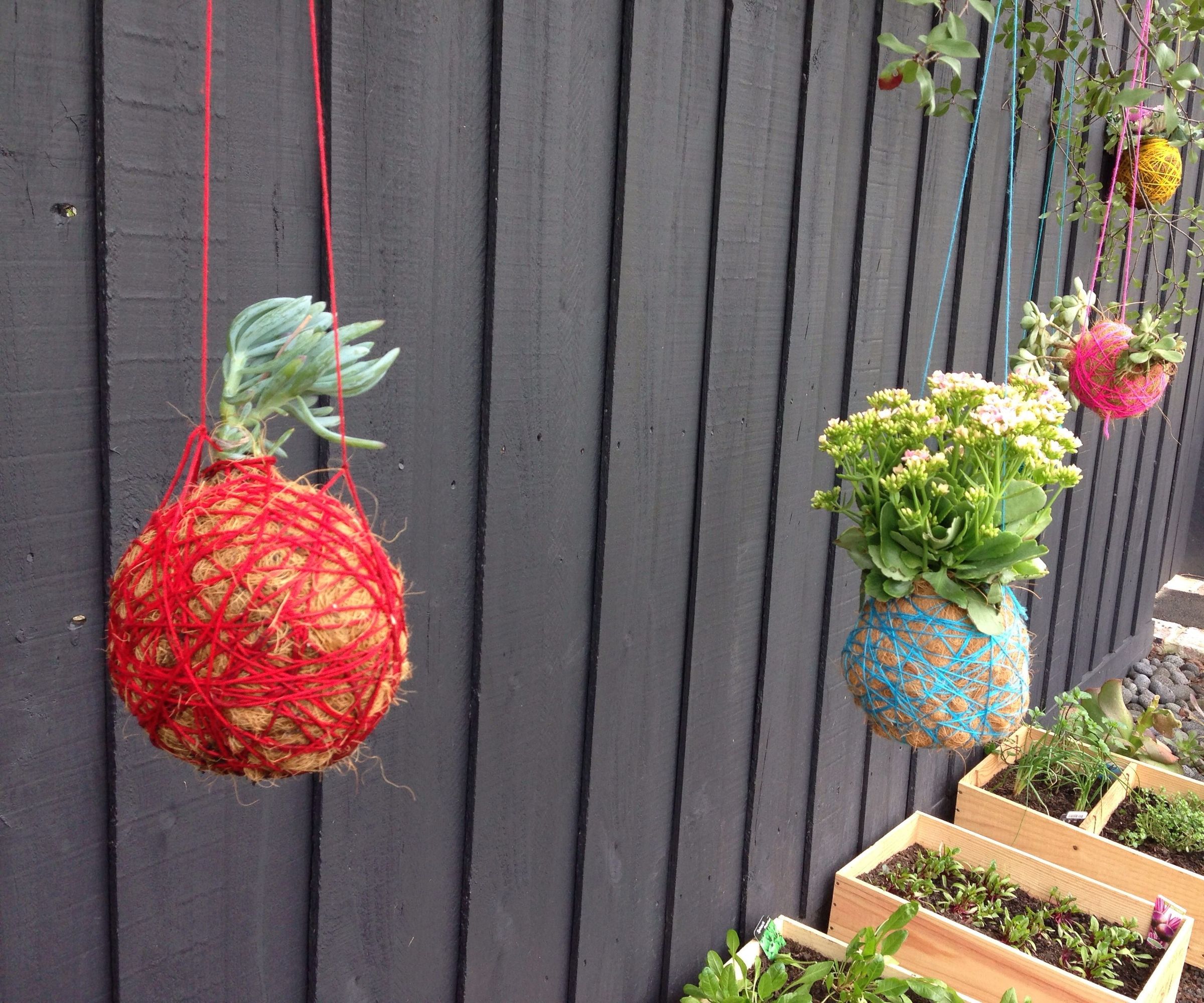 Hanging Yarn Ball Planters (3dprint Version)