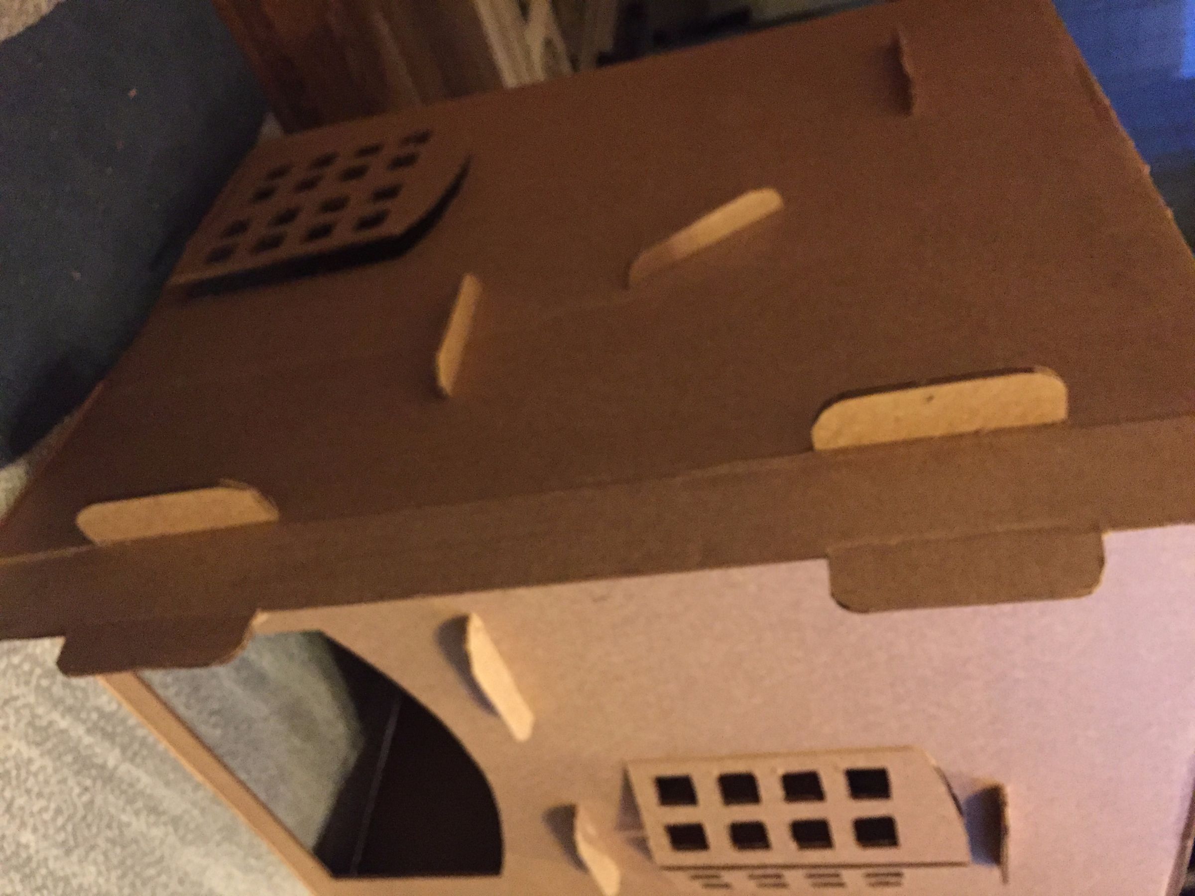 Rabbit Cottage From a Hay Box : 27 Steps (with Pictures) - Instructables