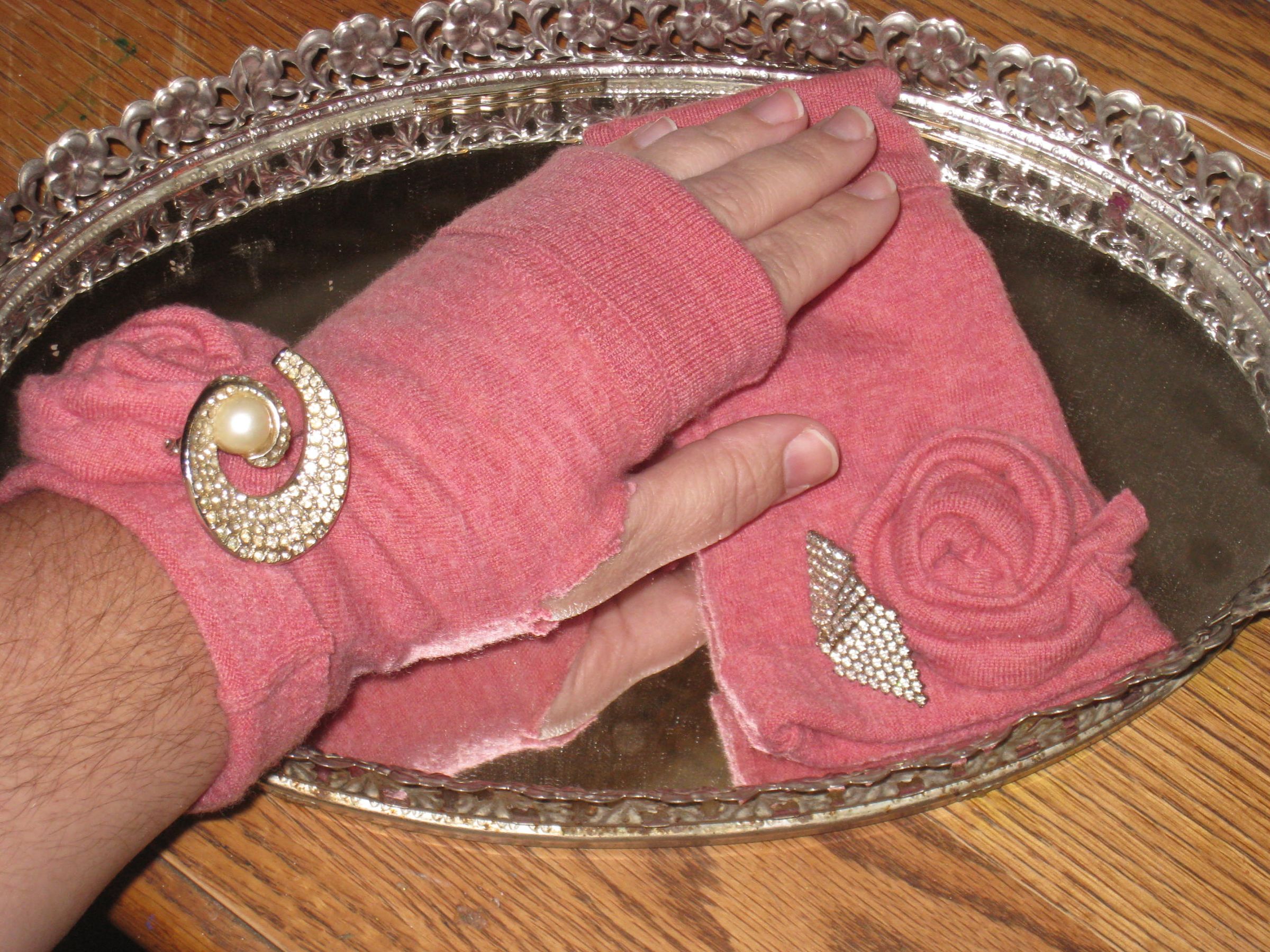 5 Minute Fashionable Fingerless Gloves 4 Steps (with Pictures
