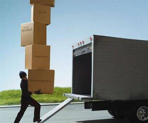 What Residential Movers Can Do for You That Well-Intentioned Friends Cannot