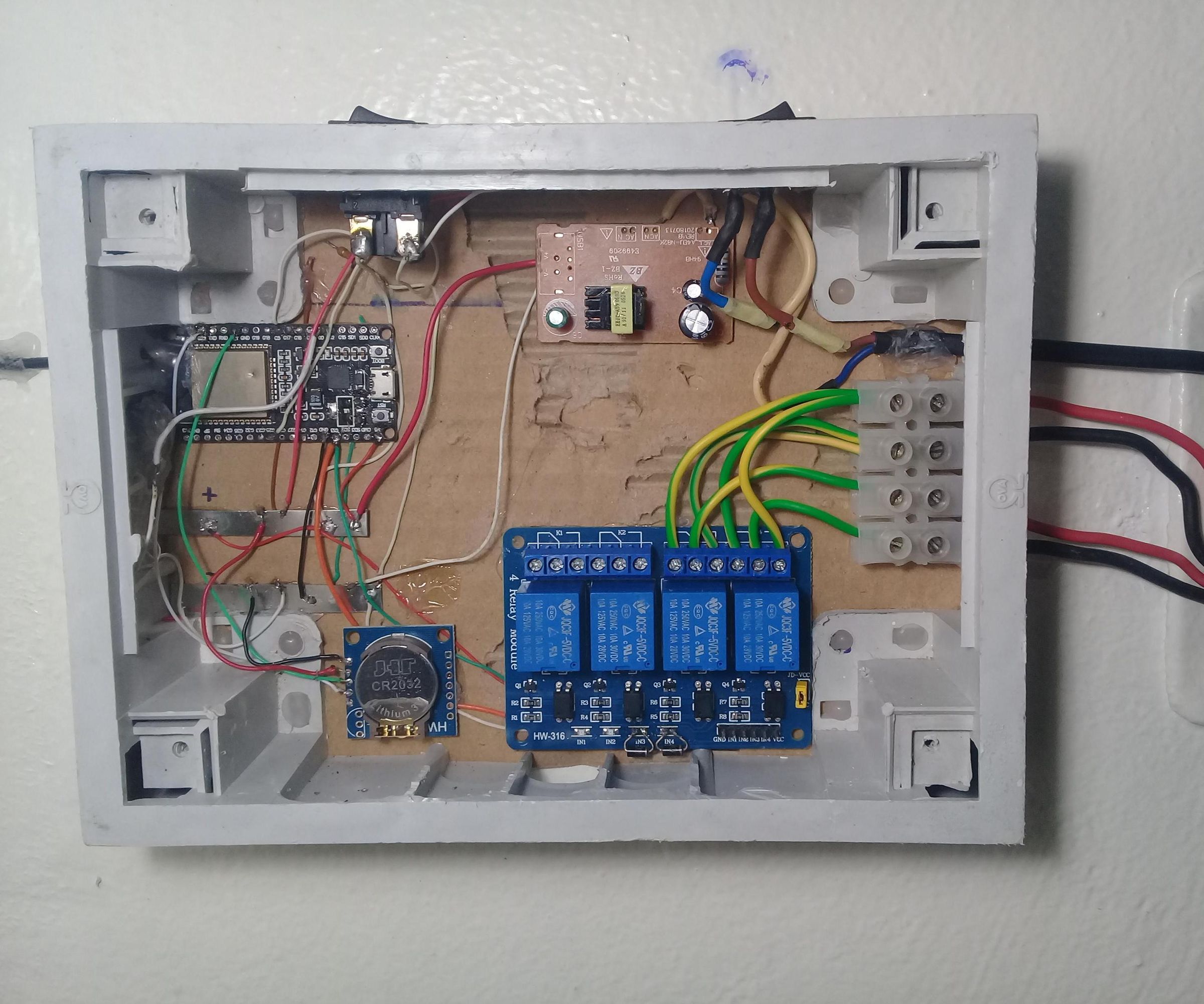ESP32 Home Automation : Wireless Light Switch