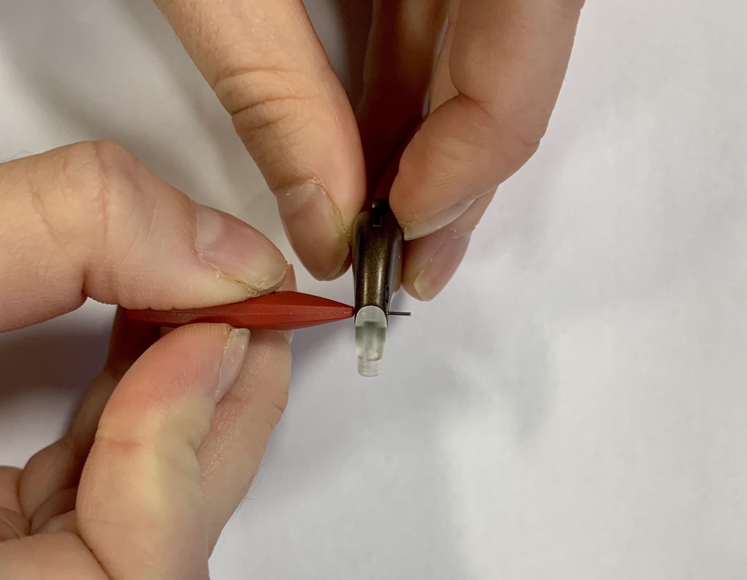 Changing the Sound Hook on an Oticon Engage Hearing Aid 7 Steps (with