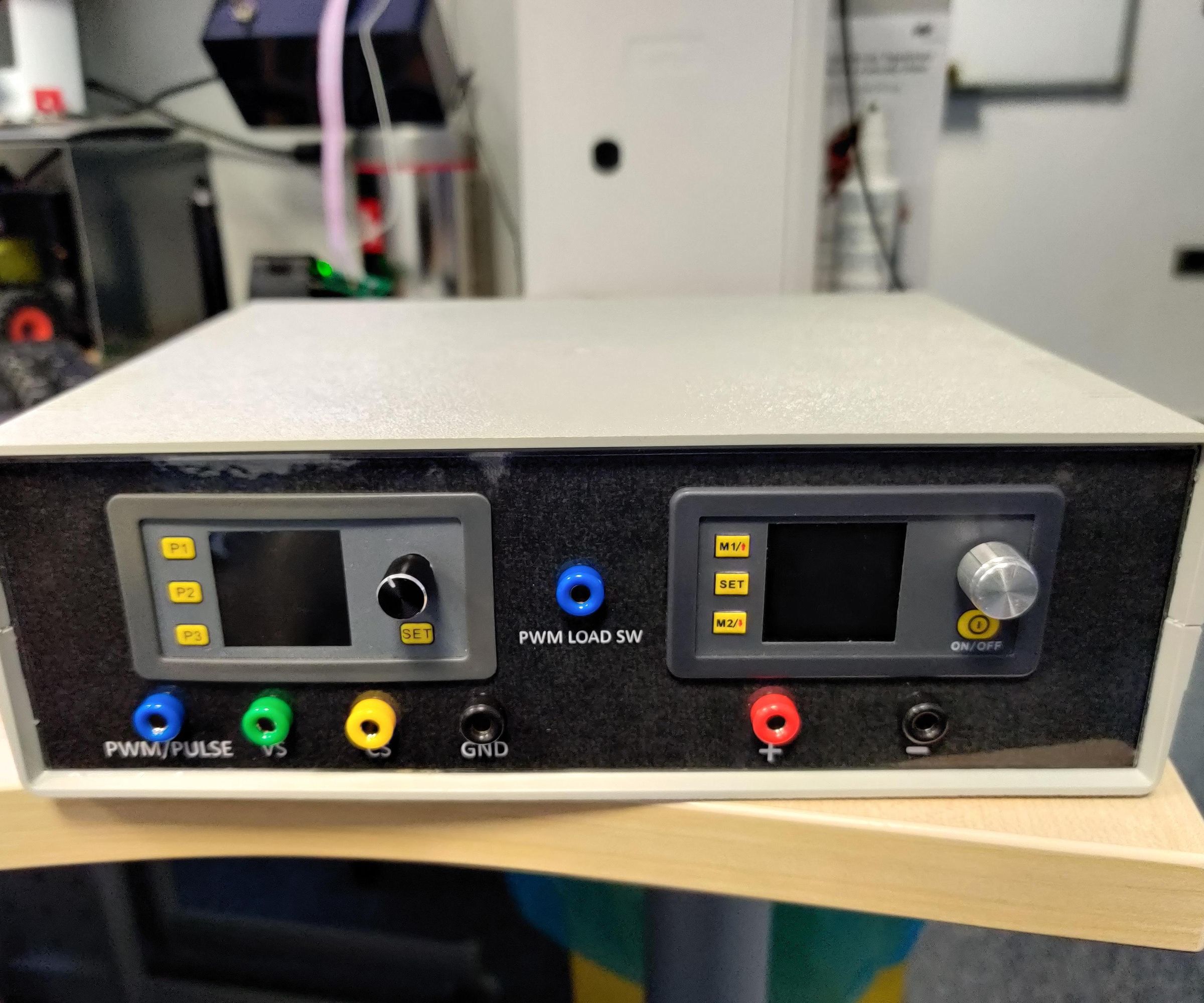 Power Supply With PWM Generator and Load Switch