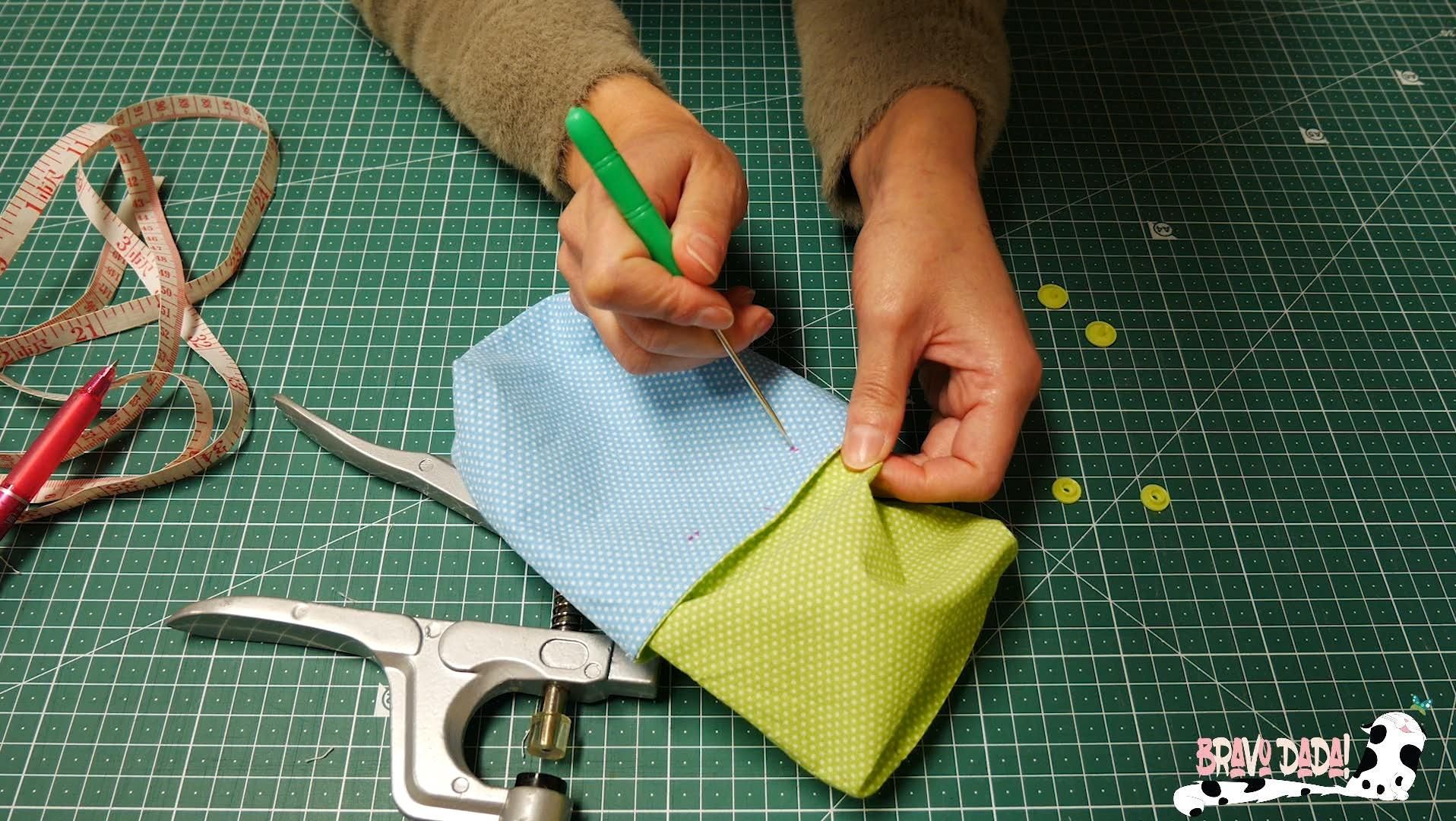 DIY How to Make a Quilted Sewing Machine Mat With Pockets and Thread