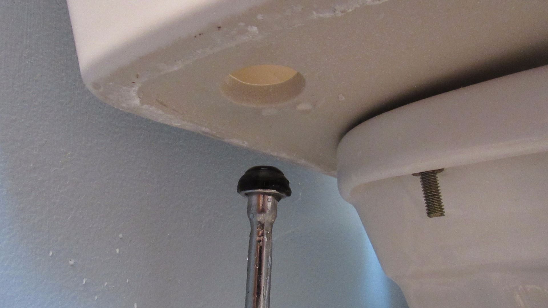 How to Fix a Leaking Toilet Tank 16 Steps (with Pictures) Instructables