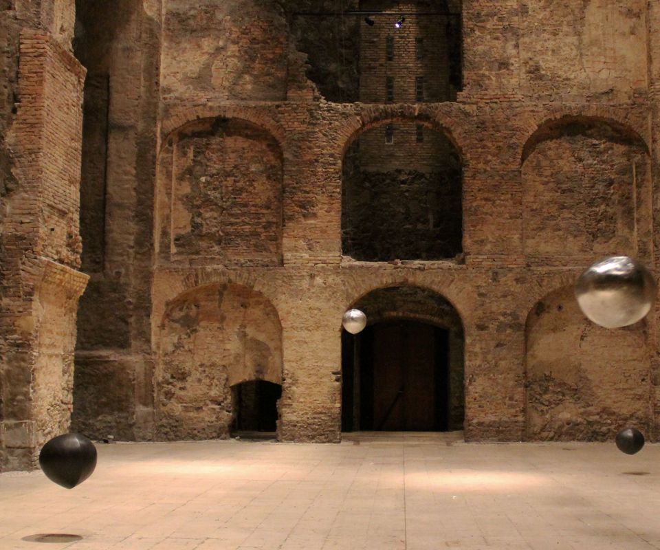 Art Installation by T.Villő PENDULUM TUNING, 2012-13.