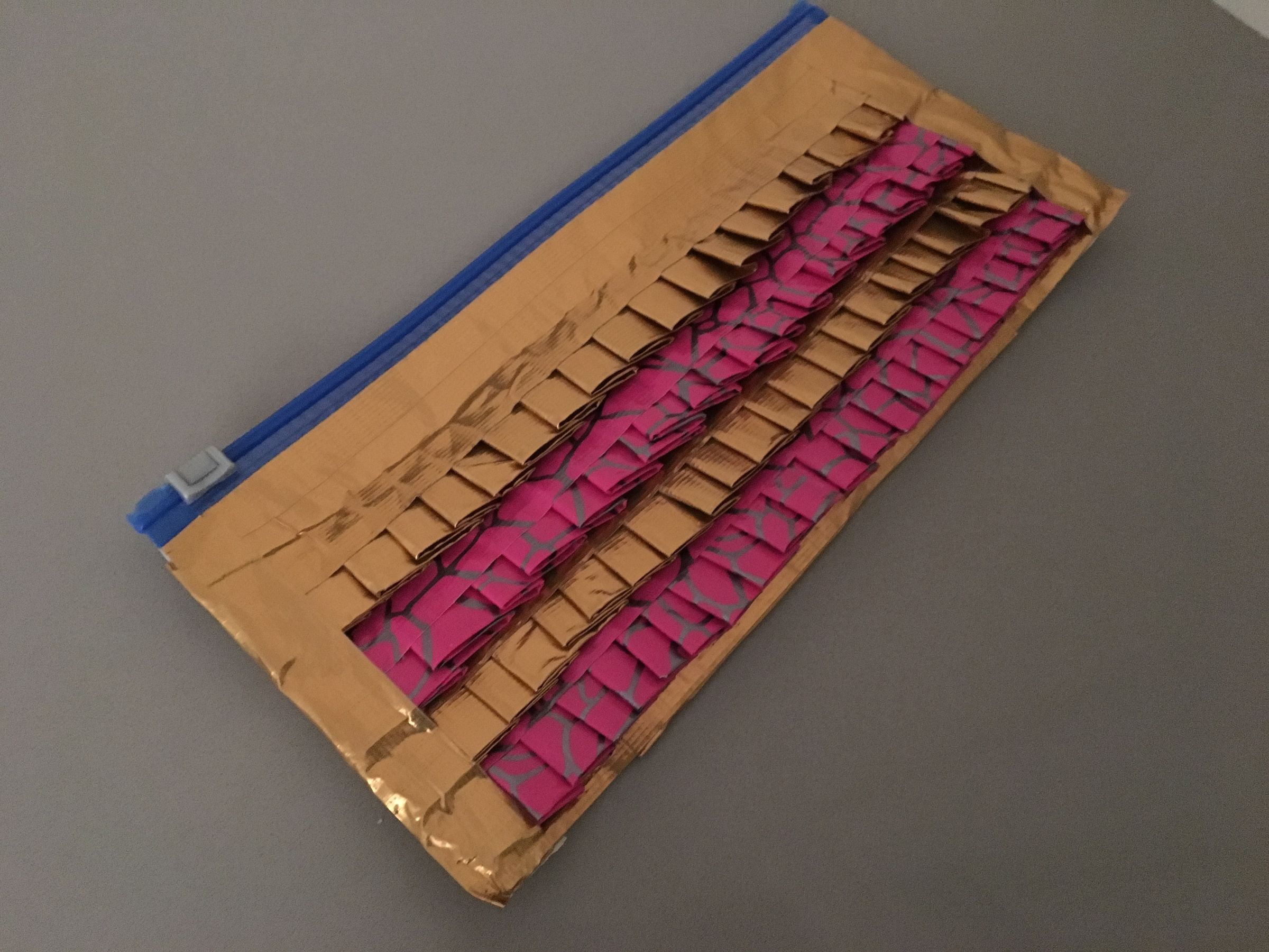 Duct Tape Pencil Case With Pocket and Ruffles 16 Steps (with Pictures