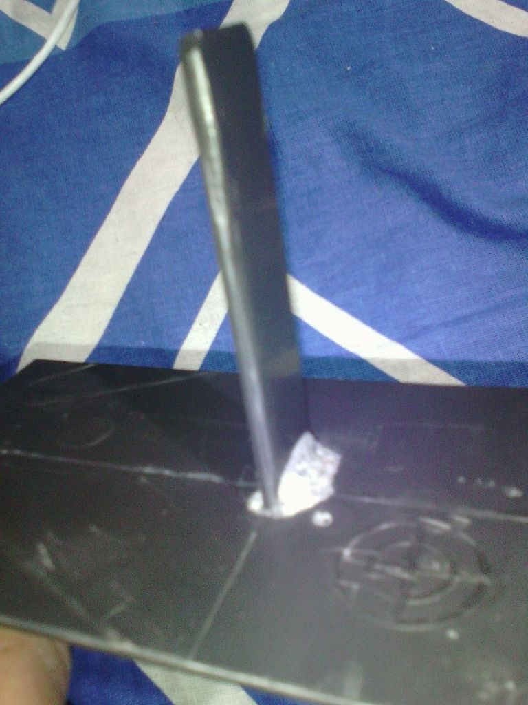 cigarette ashes and super glue Super Strong Bond With Cigar Ash : 3 Steps