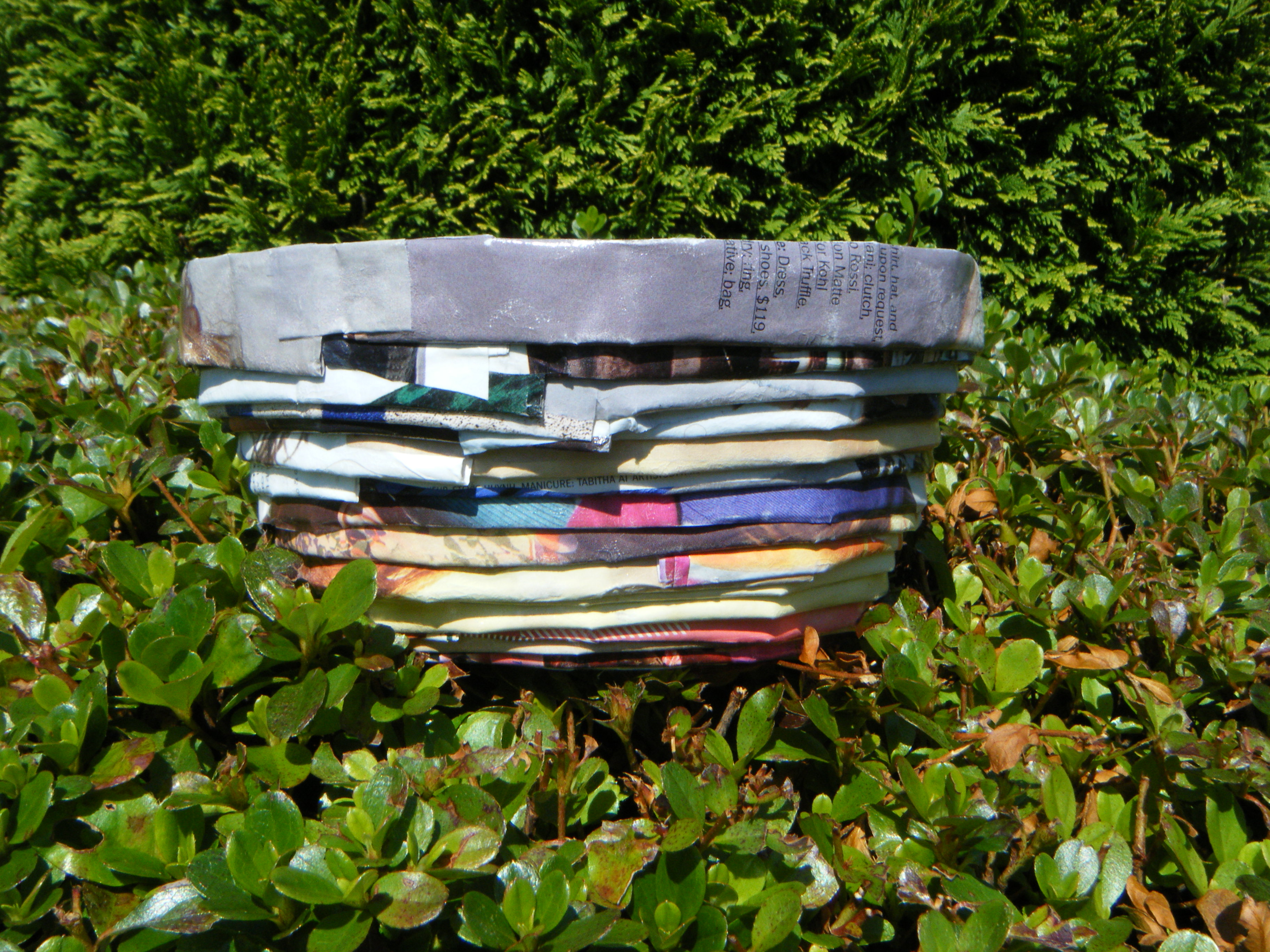 how to make a bowl out of magazines in thirty seconds