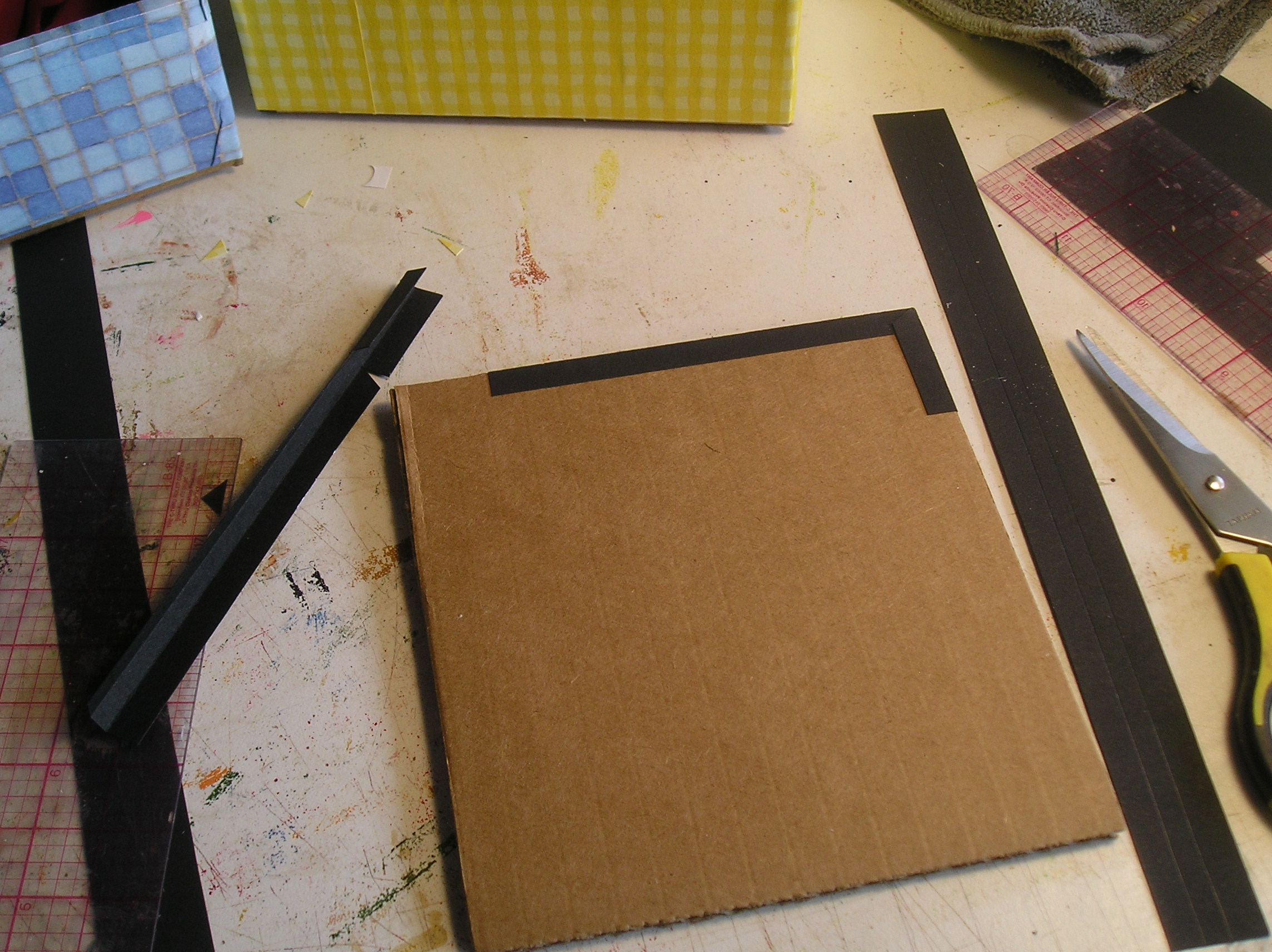 How to Recycle Jewel or CD Cases Into Picture Mounts 7 Steps