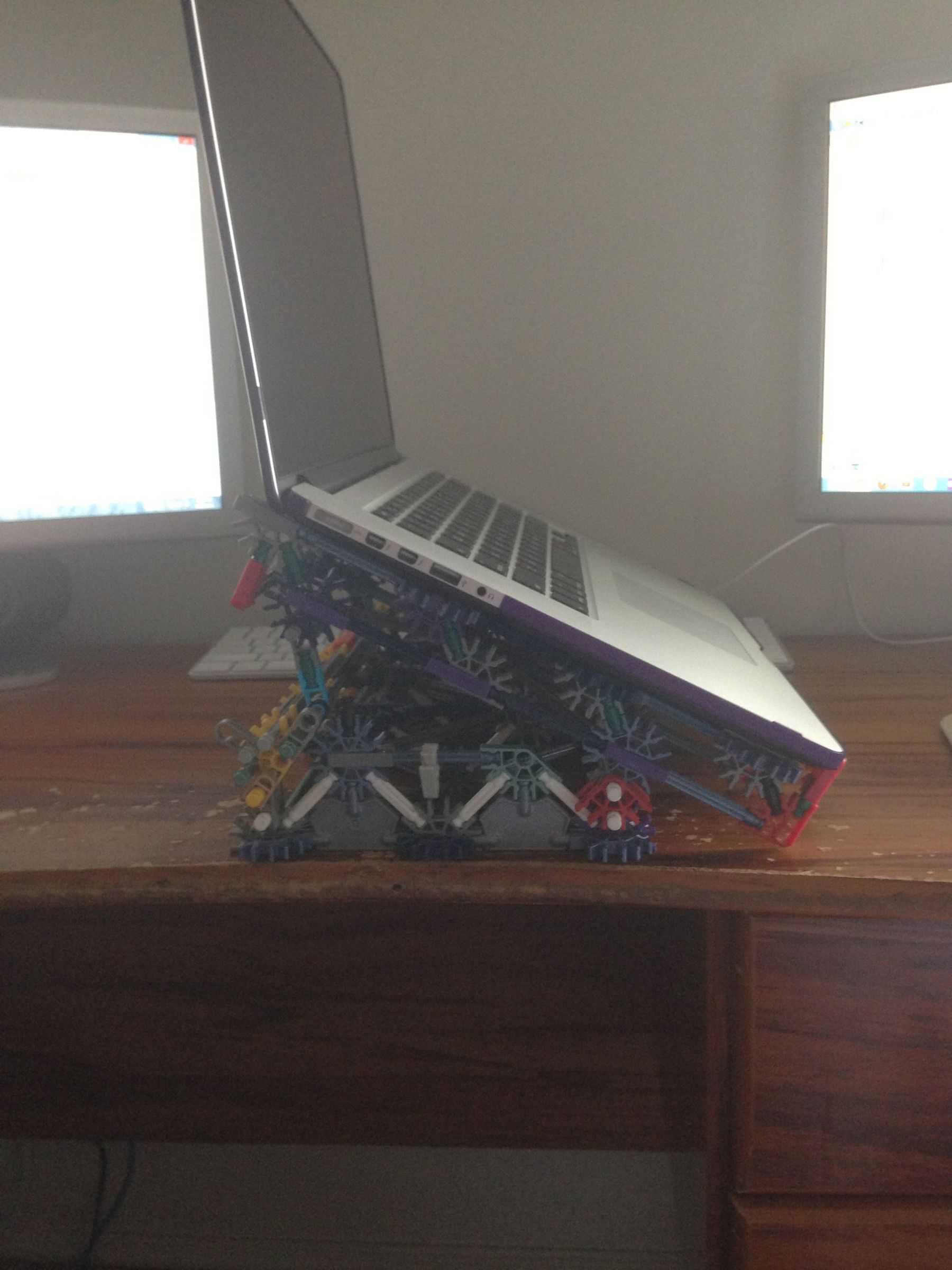 Knex Laptop Stand