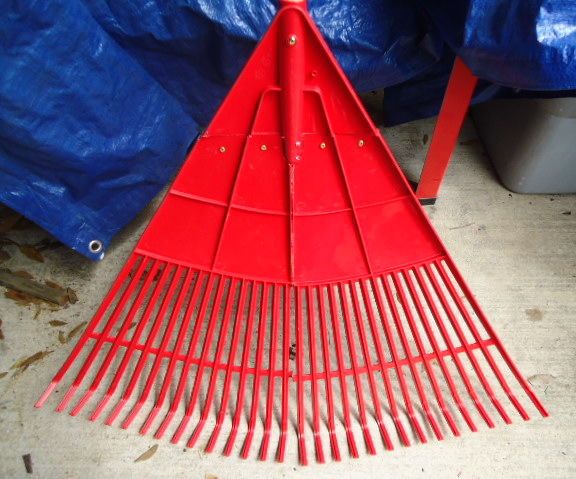 Rake/Leaf Grabber Combo