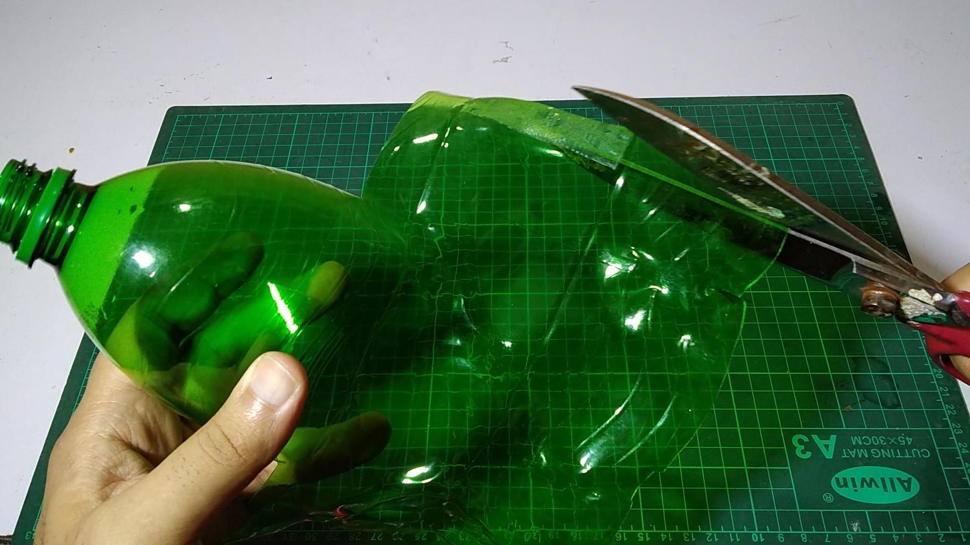 How to Make Broom From Plastic Bottle : 3 Steps - Instructables