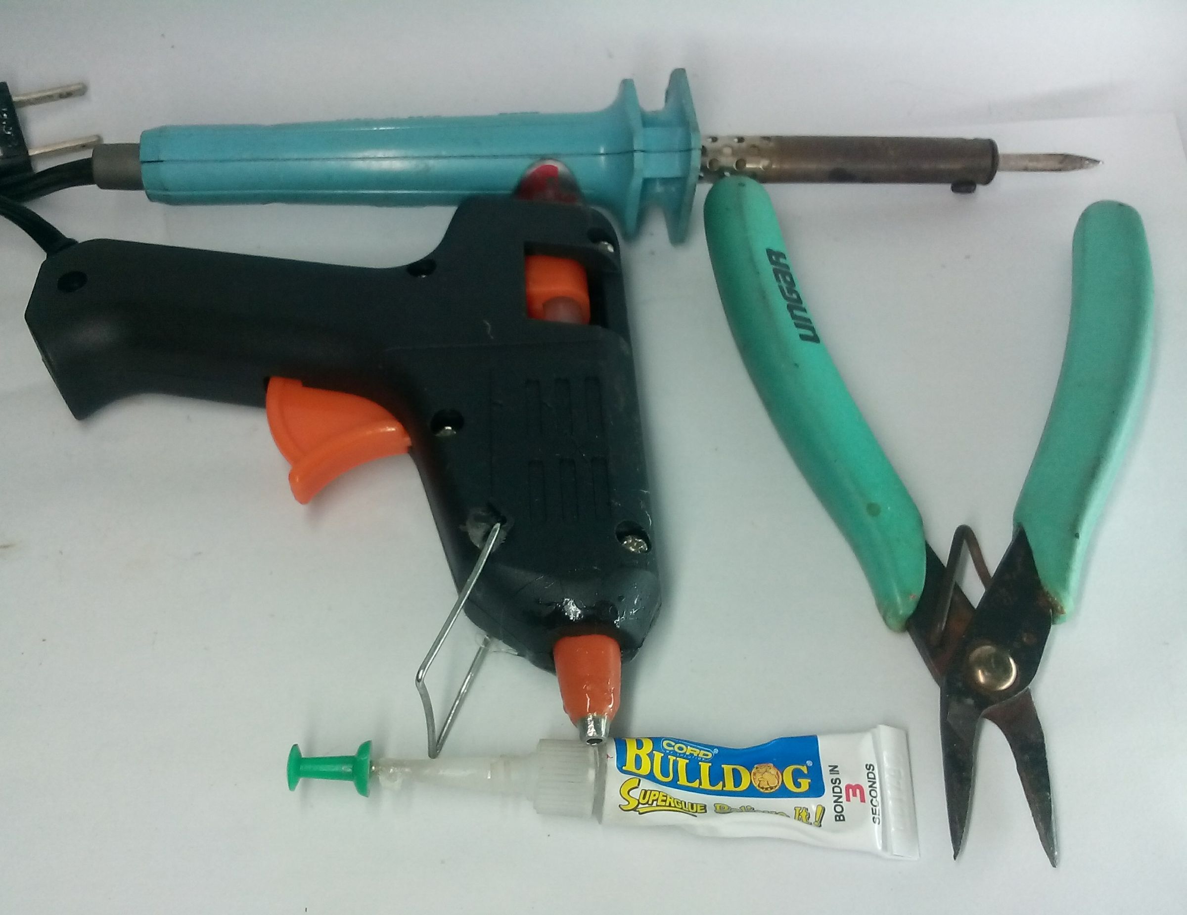 Top Secret: Control a Hidden Usb Port With a Magnet! : 5 Steps (with