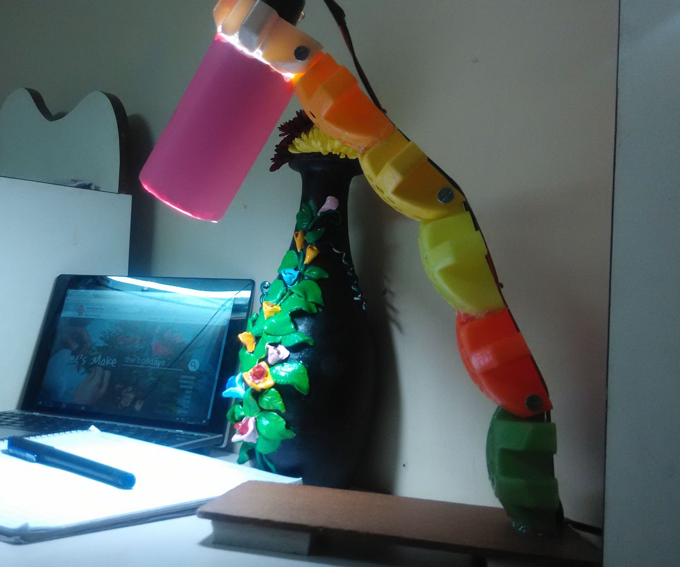 CHEAP ADJUSTABLE DESK  LAMP