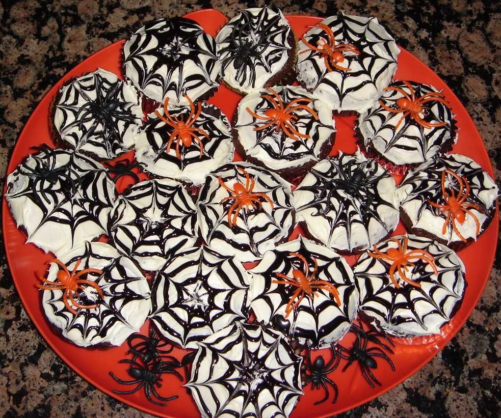 EASY SPIDER WEB HALLOWEEN CUPCAKES 5 Steps Instructables