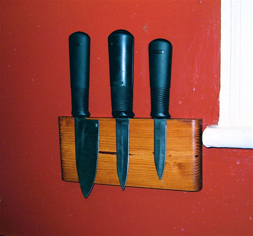 Wall Mounted Magnetic Knife Block