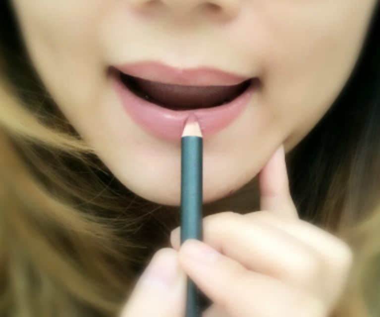 How to Use Lip Liner