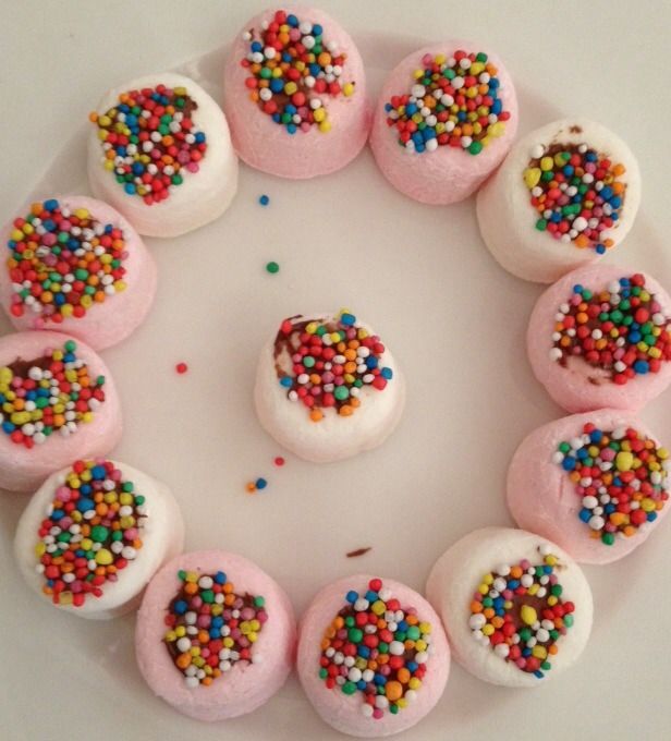 Marshmallows with Nutella and Hundreds and Thousands