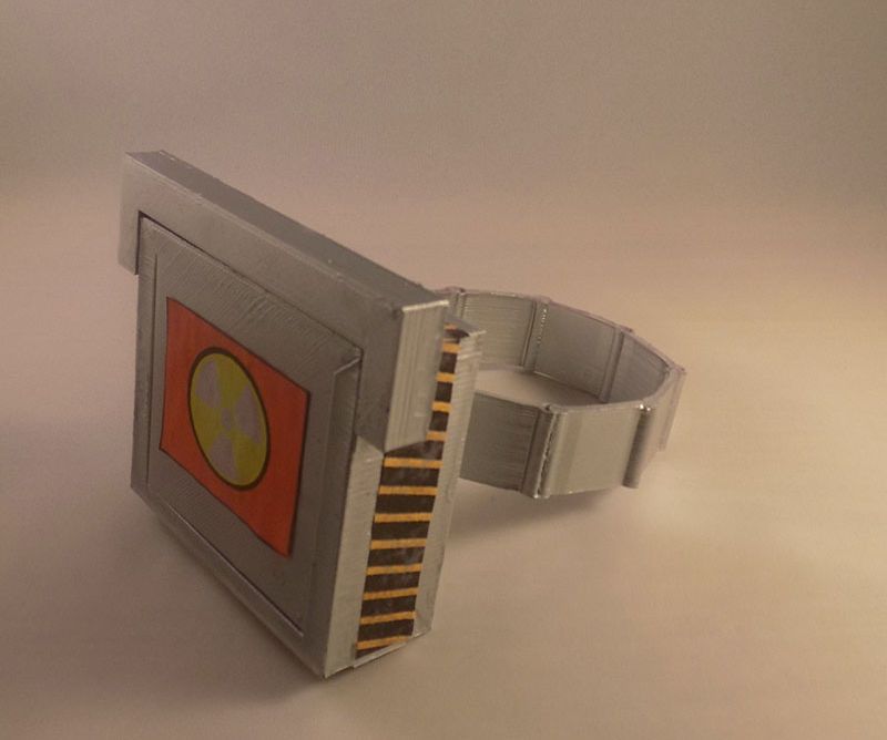 Sci-fi storage bracelet