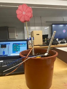 Unir La Flor Al Servo