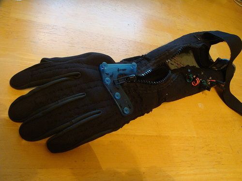 Soft-Circuit Position Sensing Glove