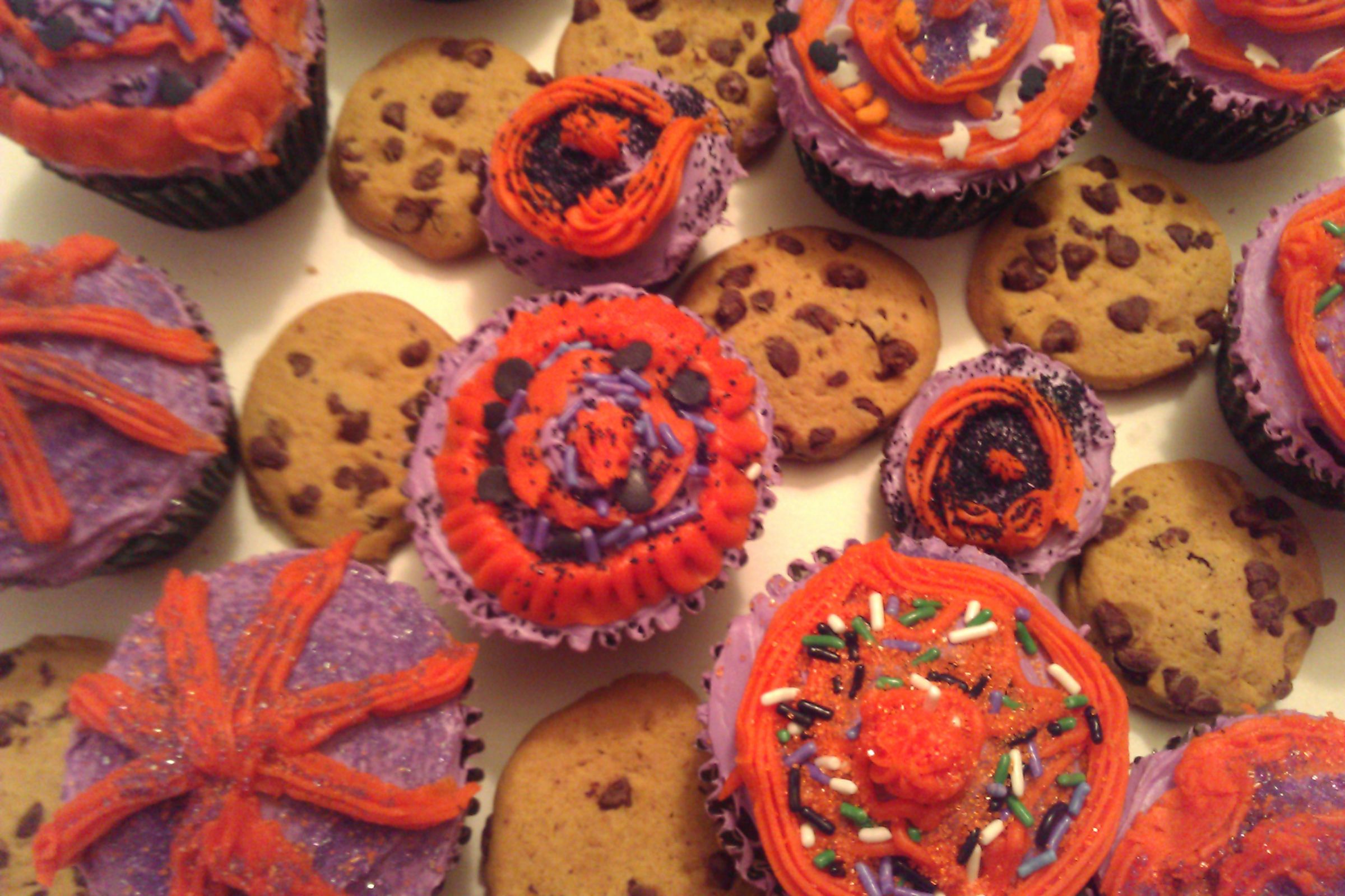 How to Decorate Cupcakes the Halloween Way!