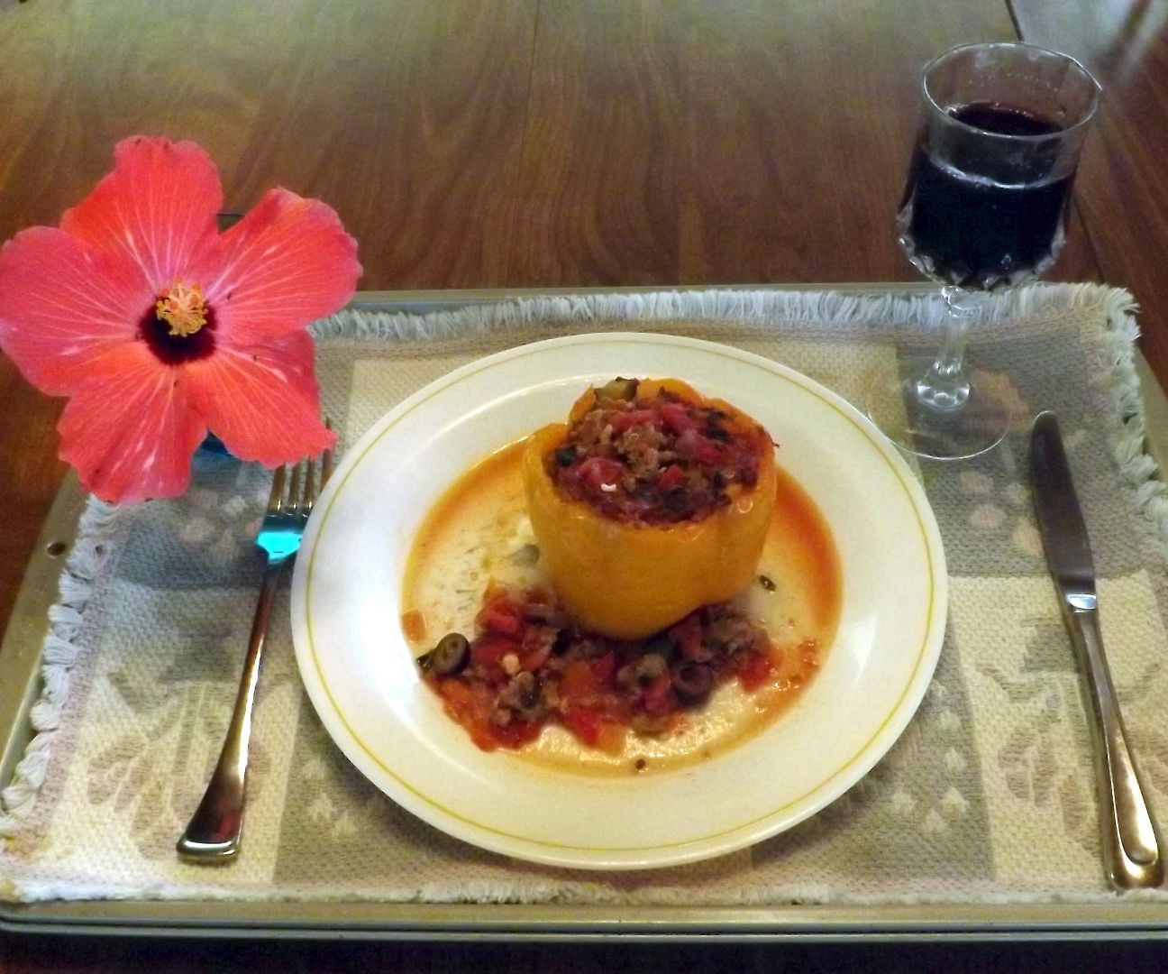 QUINOA & SAUSAGE STUFFED PEPPERS