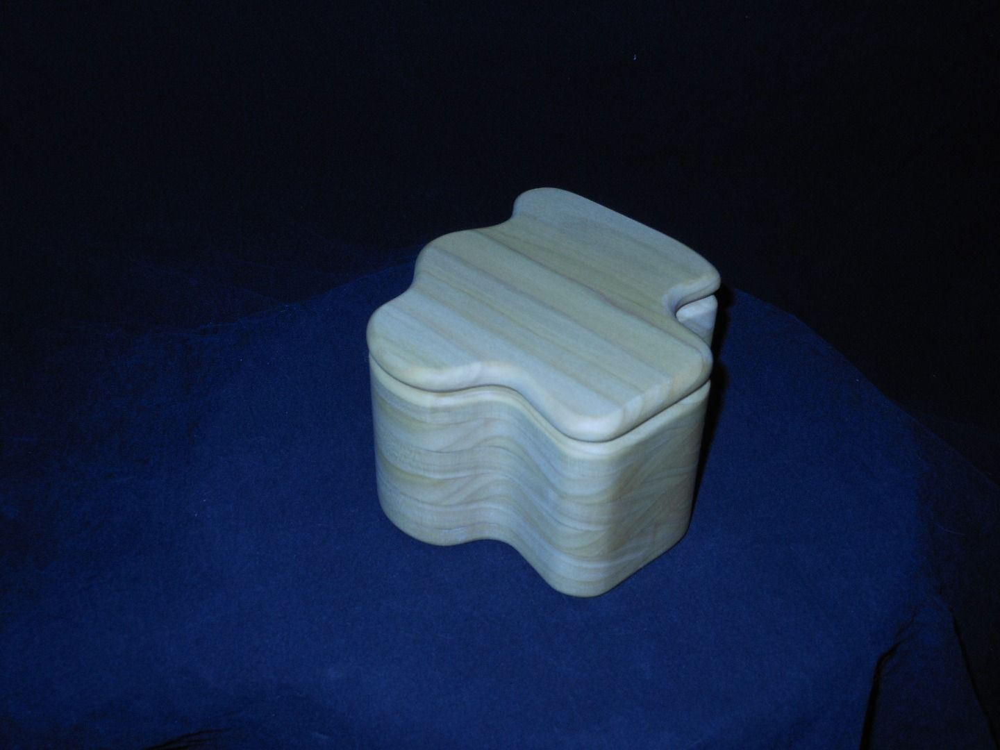 Make a Bandsaw Box Without a Bandsaw an Unbandsaw Box 7 Steps (with