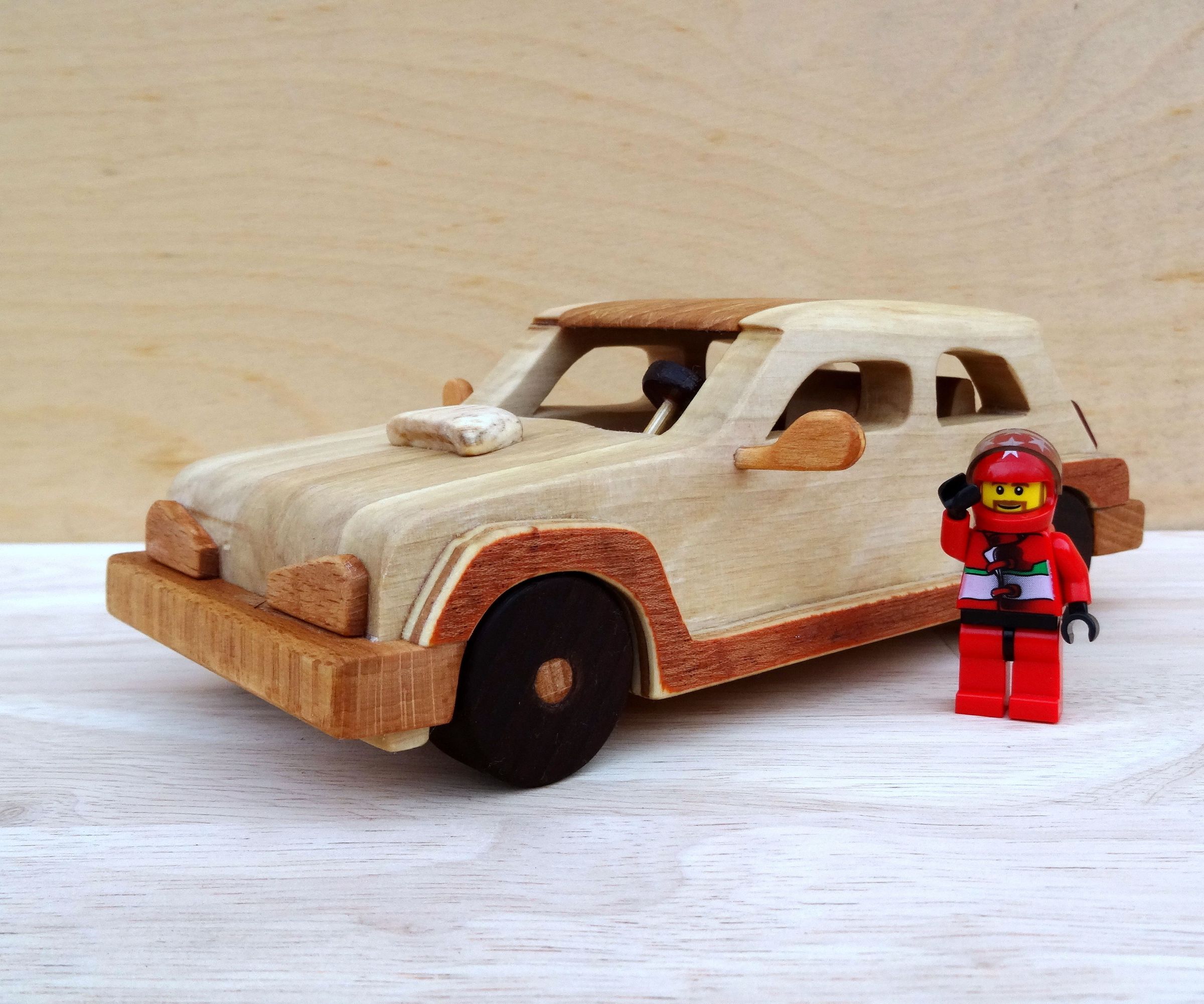 How to Make a Renault Turbo Car Out of Wood