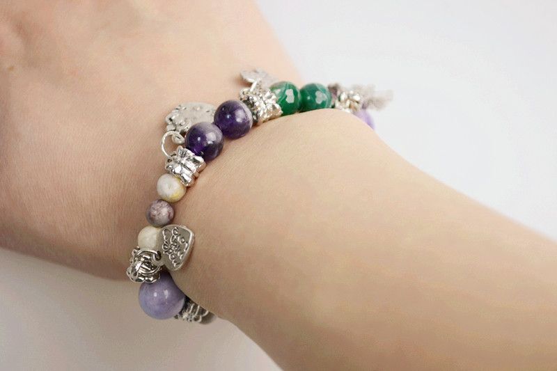 Personalized Valentines Day Gifts- How to Make Stretch Bracelets With Beads