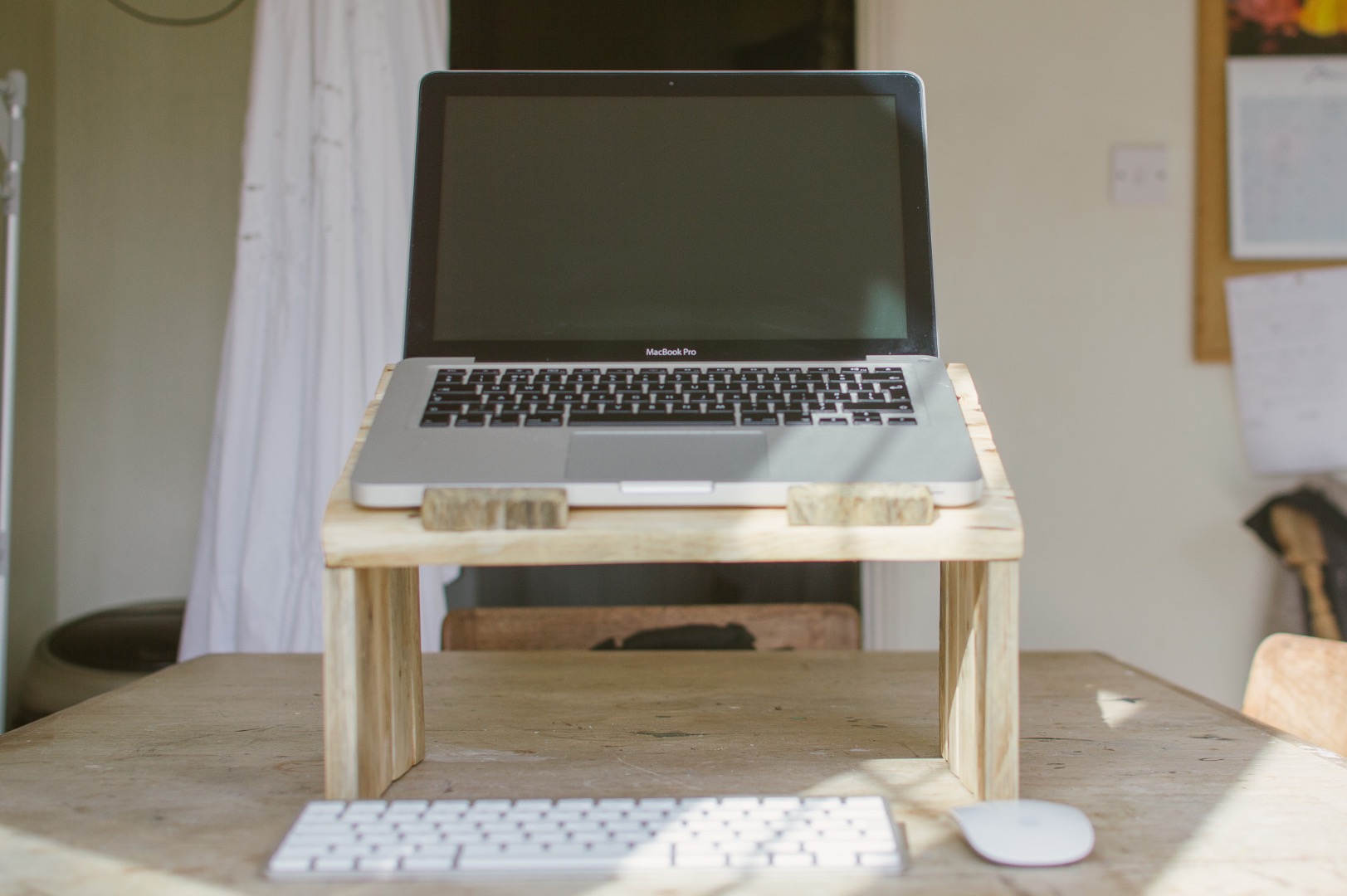 Pallet Wood Laptop Riser : 11 Steps (with Pictures) - Instructables