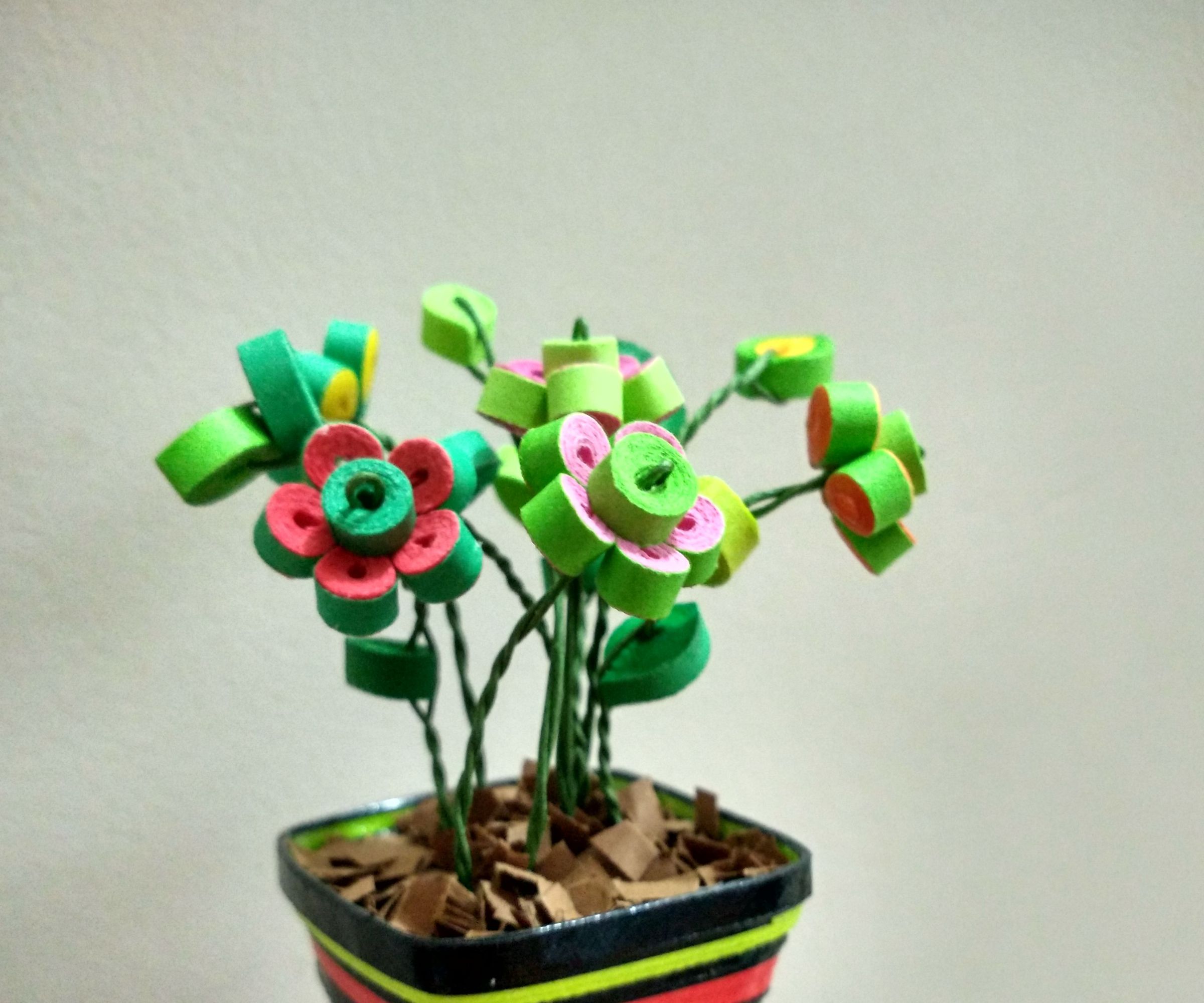 Realistic Quilled Miniature Flower Pot From Scratch! 