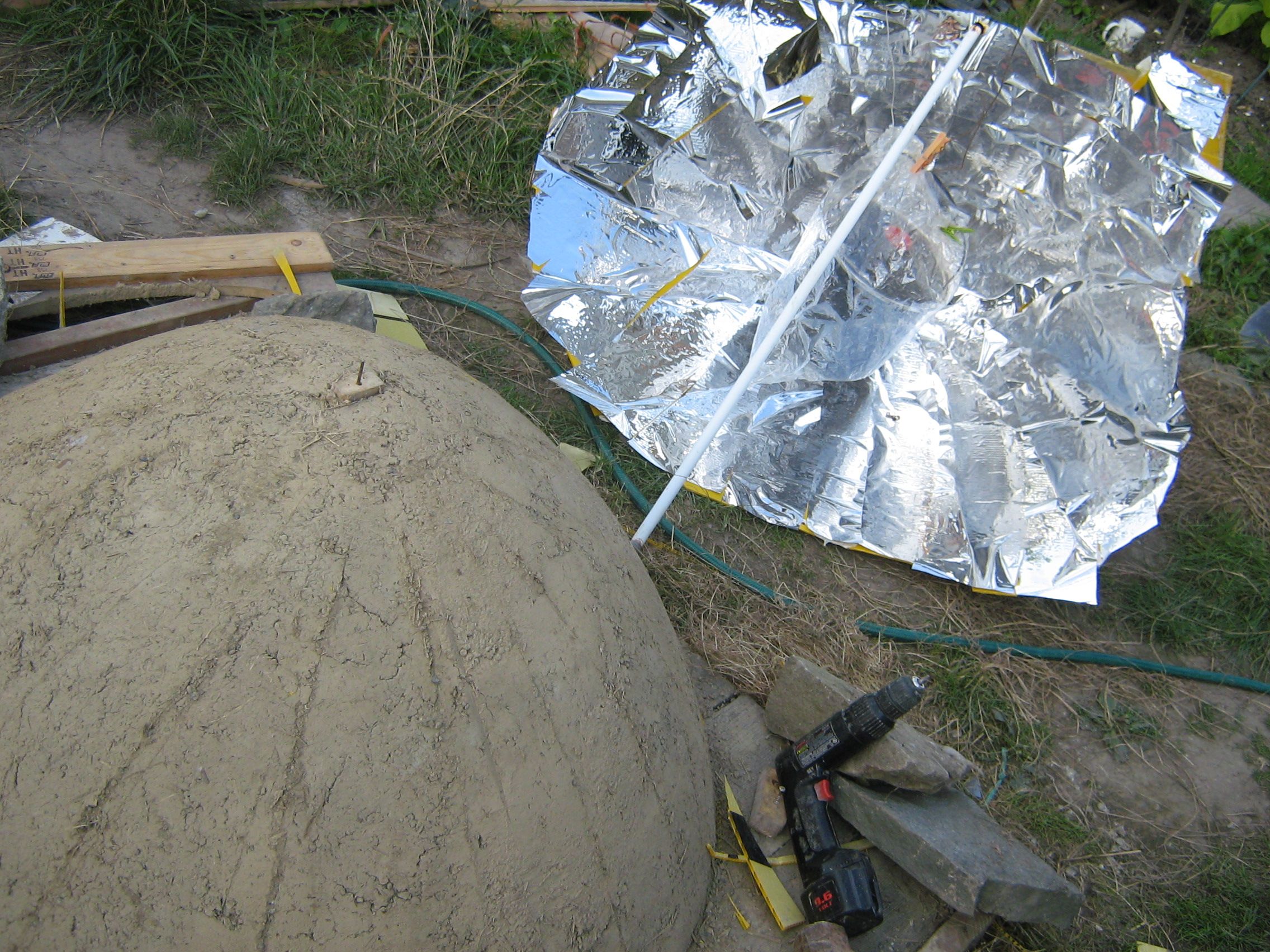 A Mould for Cardboard  and Plastic Solar Cookers