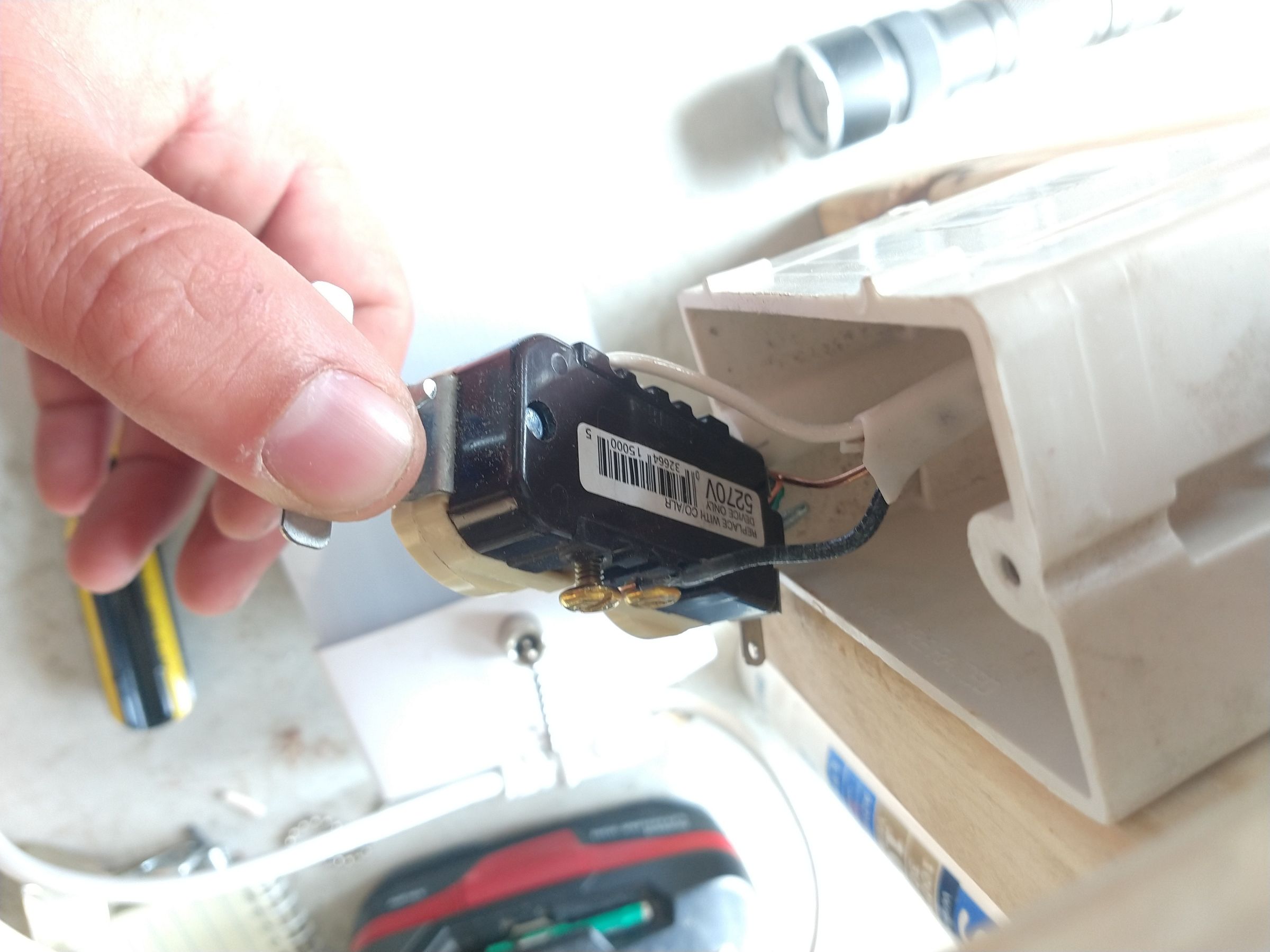 DIY Extension Cord With Built in Switch Safe, Quick and Simple 5