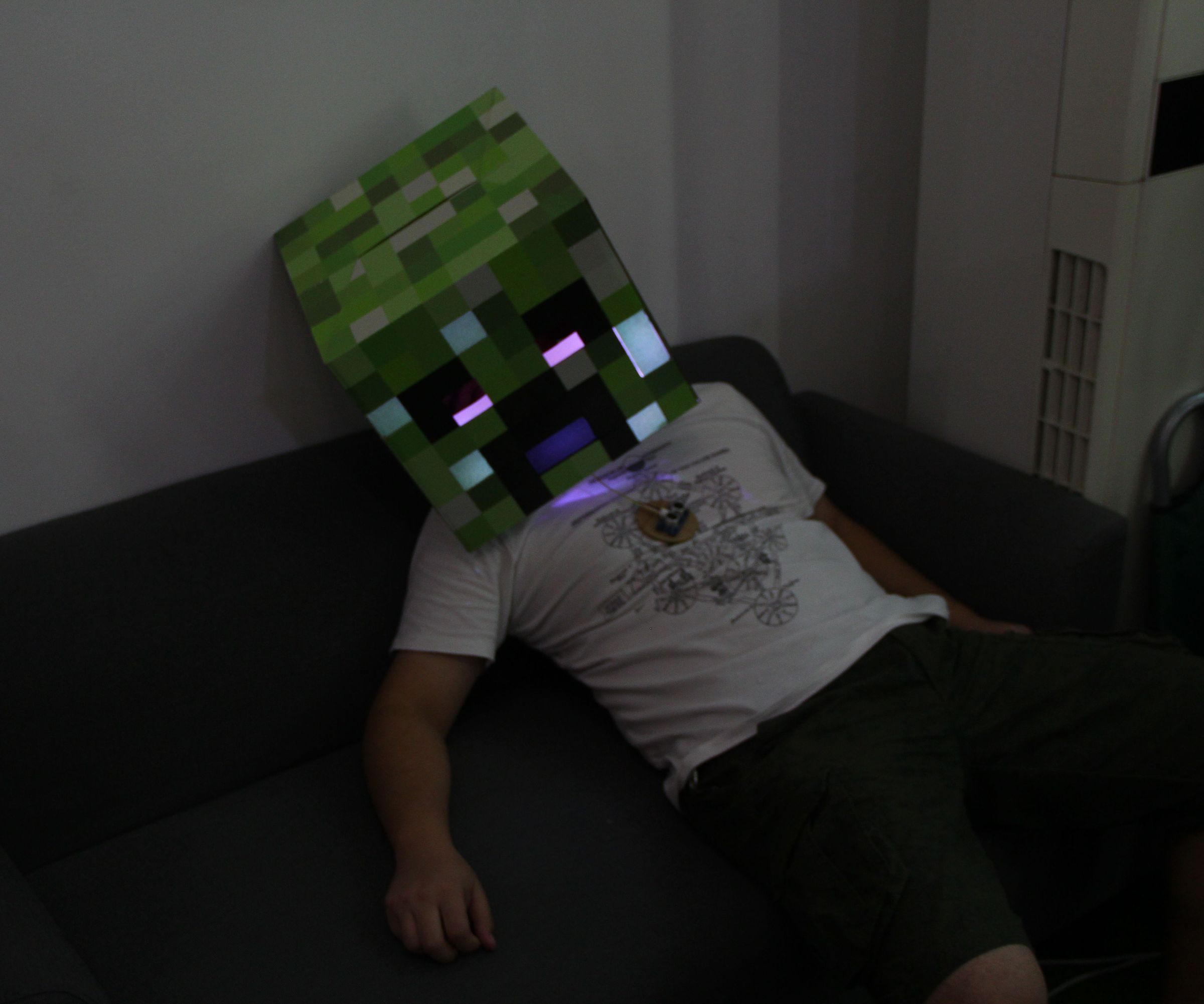 How to Make a Vivid Flashing Minecraft Creeper