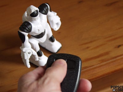 5-Minute Project: the WowWee Robotics Keychain