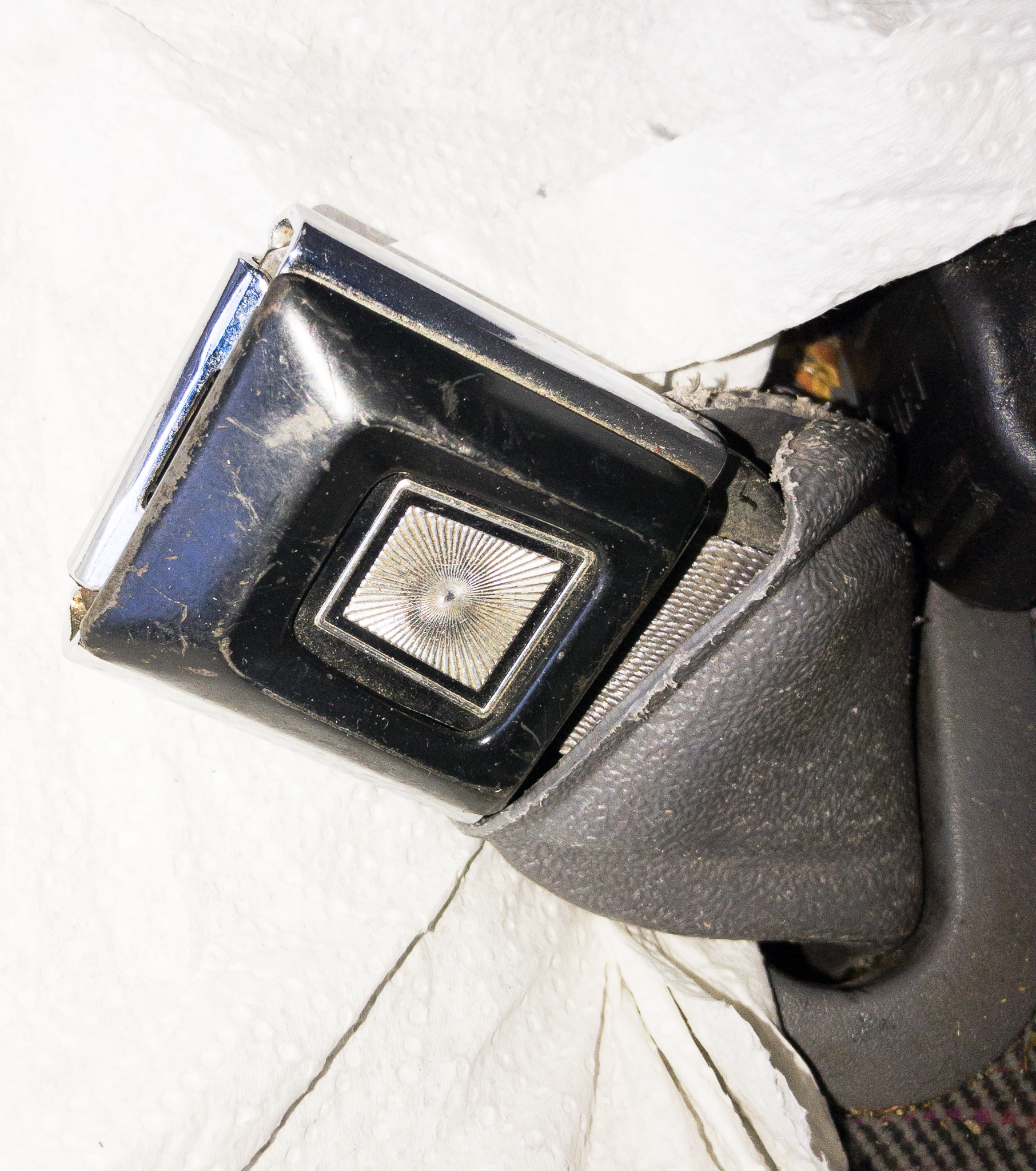 Share 54+ imagen jammed seat belt buckle In.thptnganamst.edu.vn