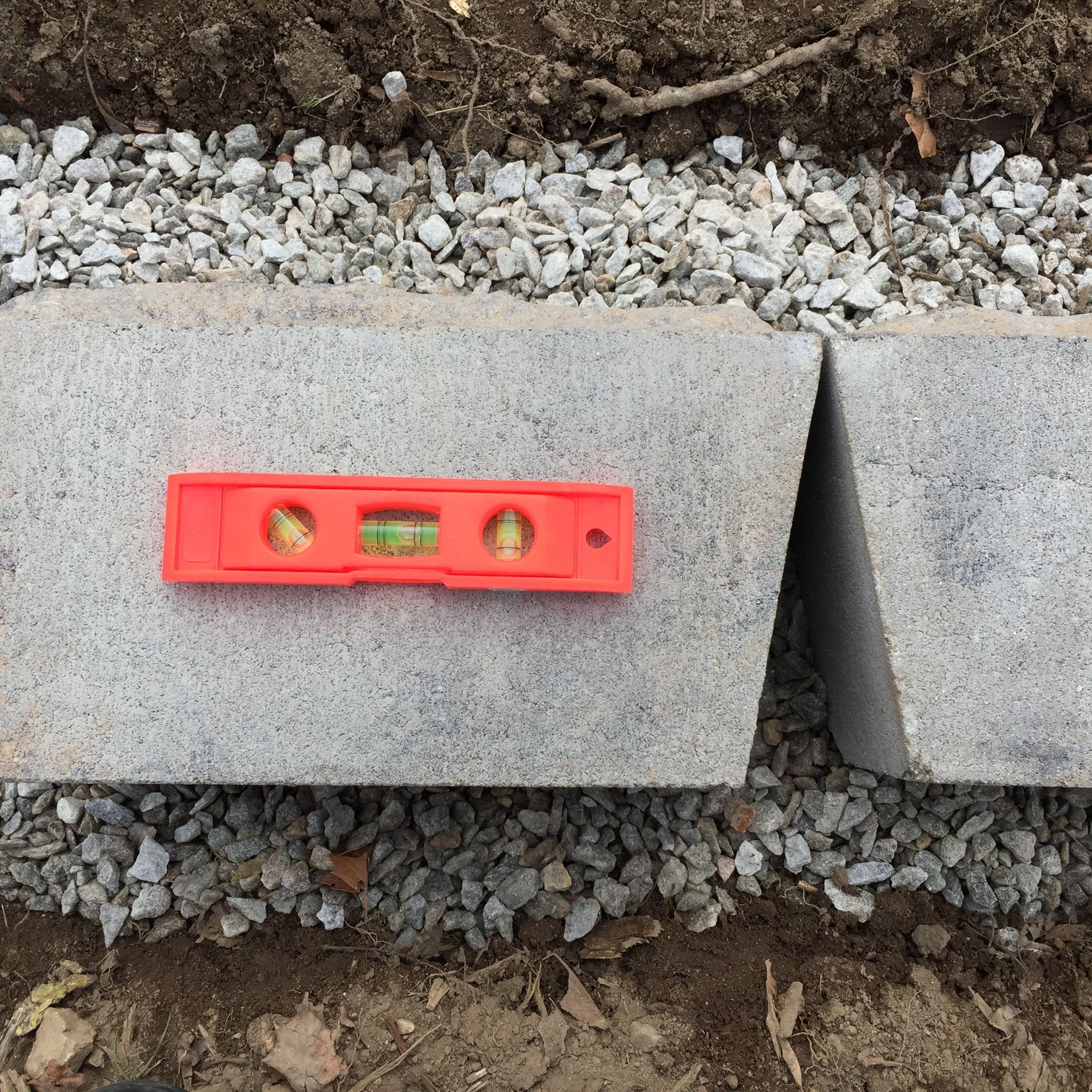 How to Build a Block Retaining Wall : 10 Steps (with Pictures ...