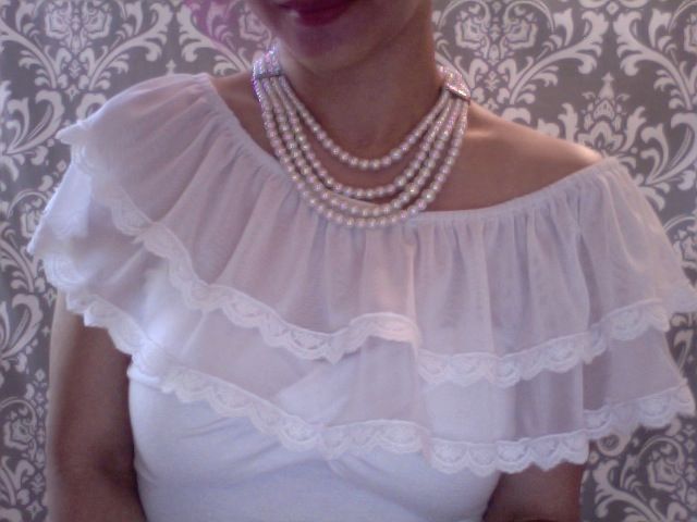 {Issara} How to Sew a Double Ruffle Neckline Accessory