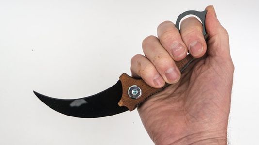 Using Karambit How To Hold A Karambit
