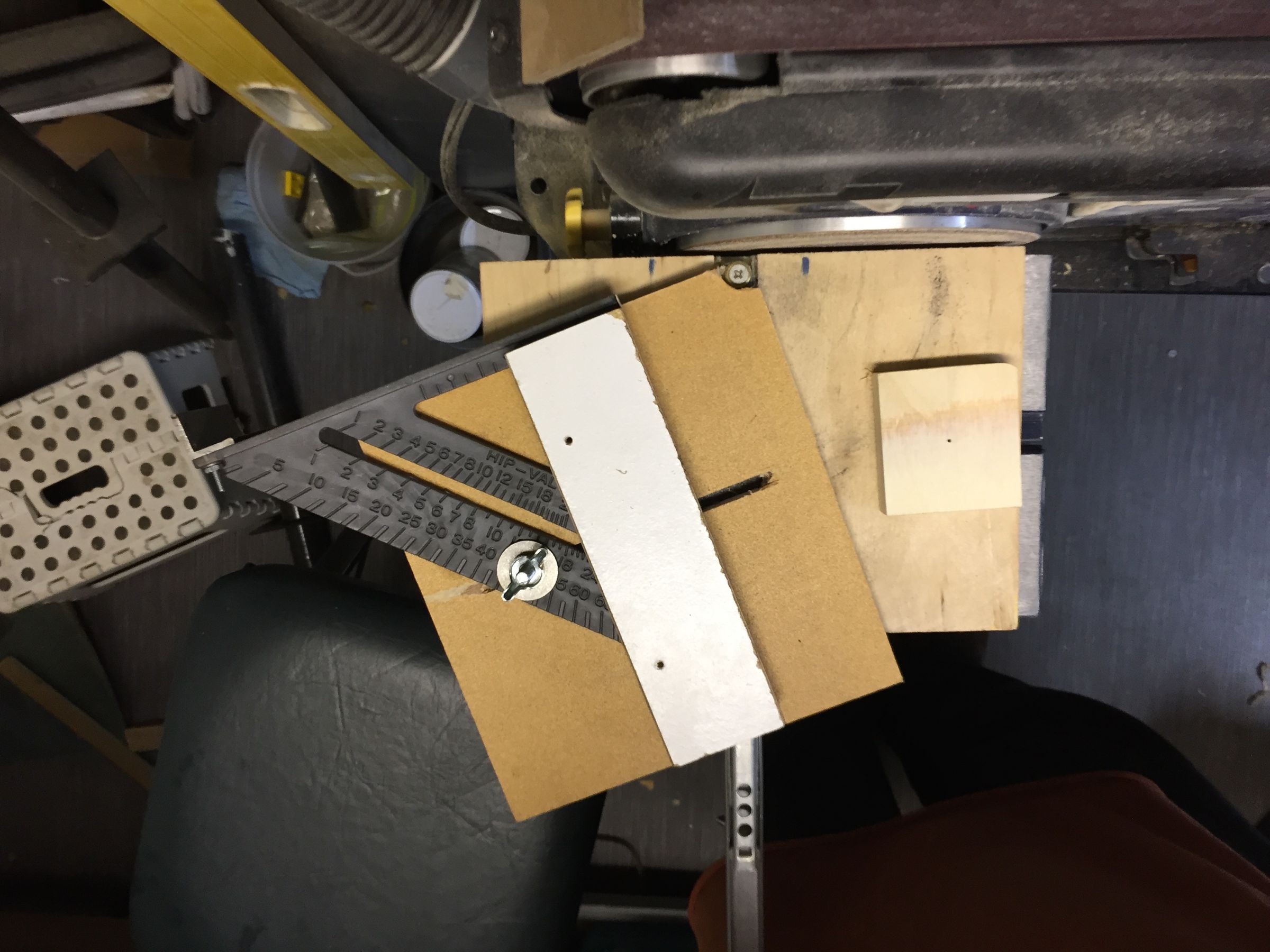 Corner Rounding Jig for a Disk Sander : 7 Steps - Instructables