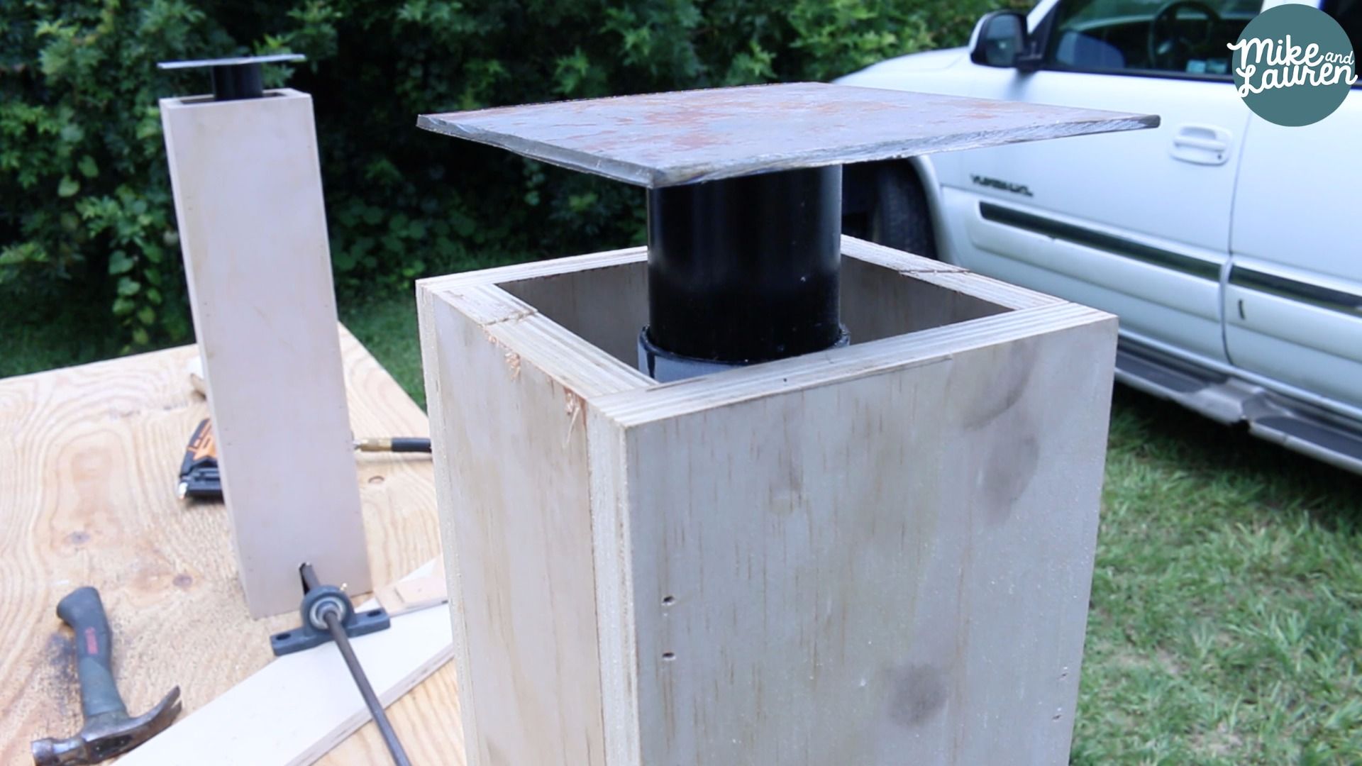 Drill Powered Adjustable Height Work Bench! : 7 Steps (with Pictures ...