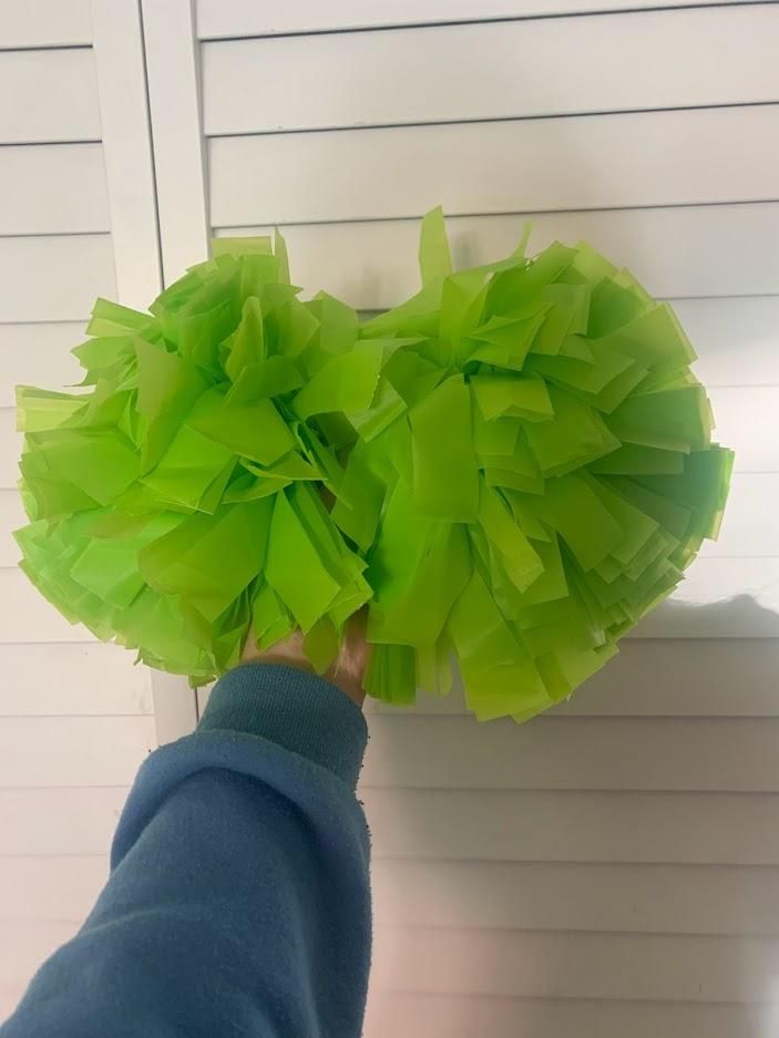DIY Cheerleading Pom-Poms