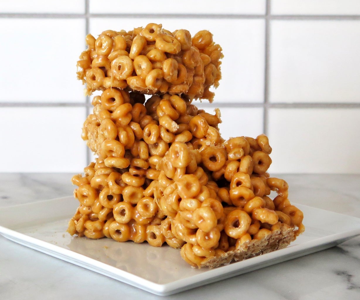 peanut butter cheerio bars